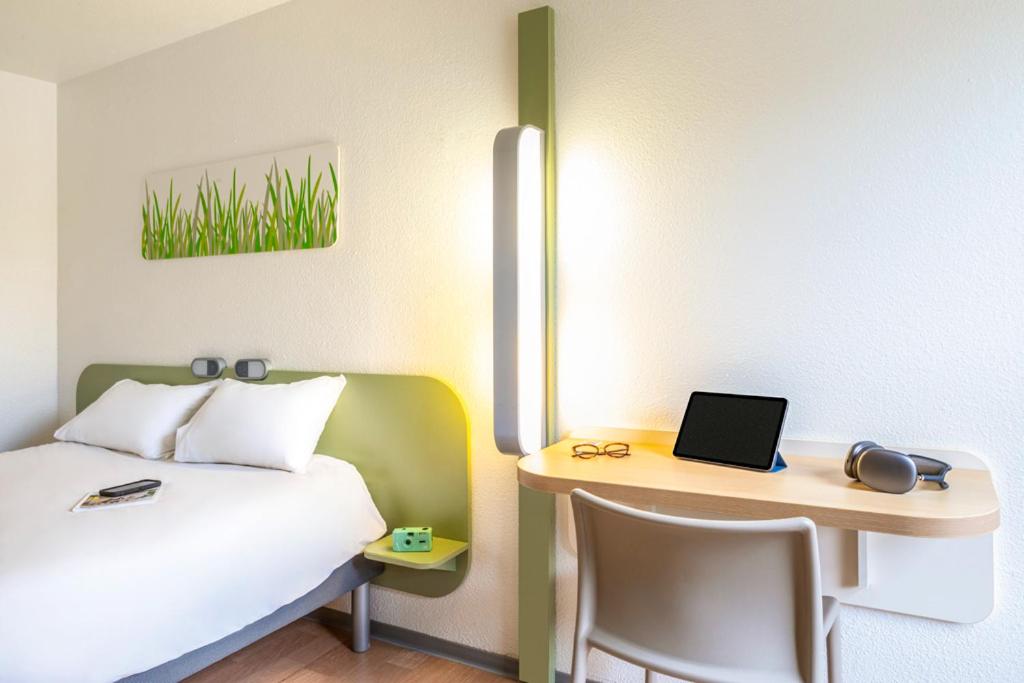 Standard Double Room - Photo 3