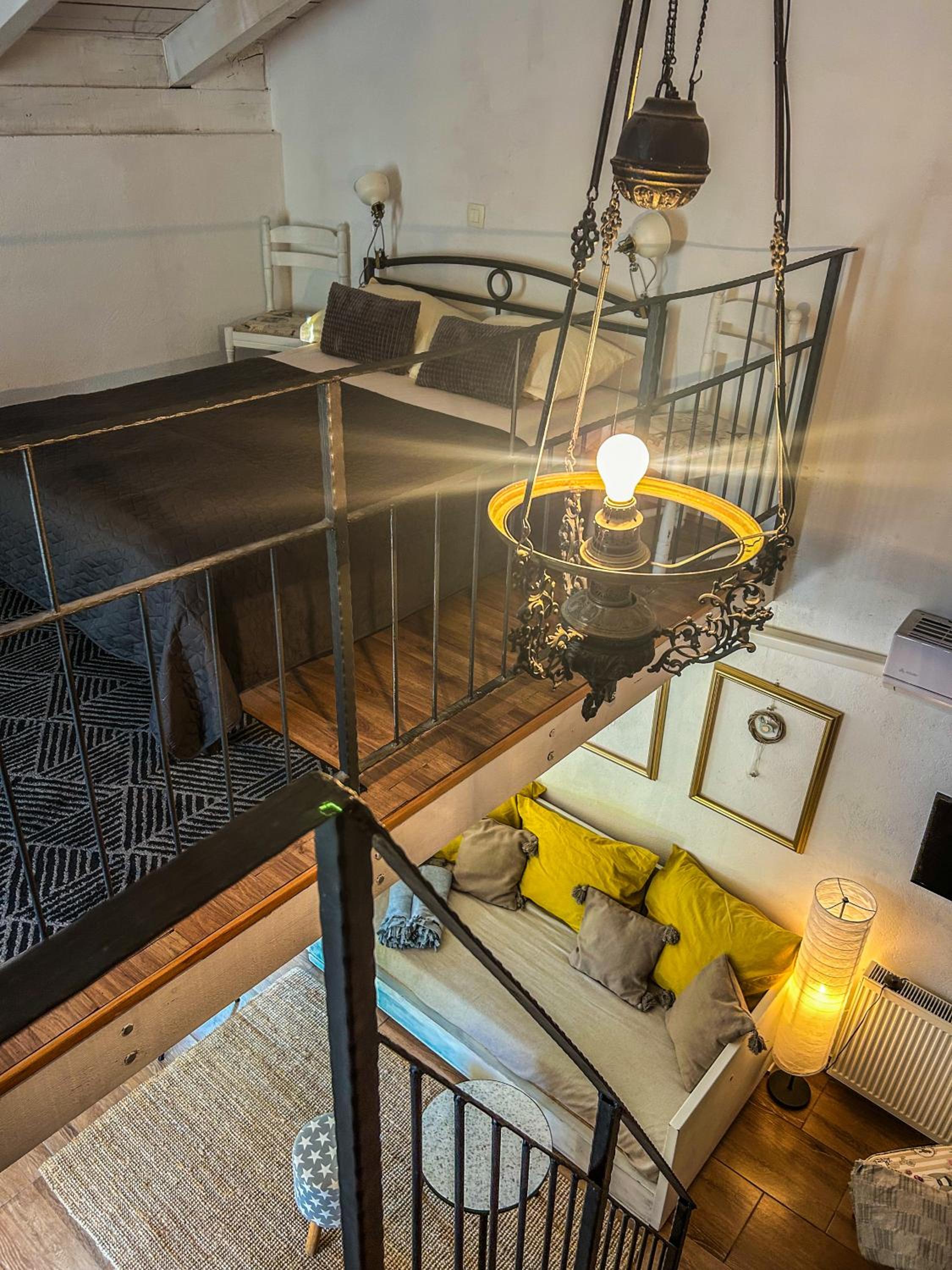 Deluxe Family Suite - Photo 4