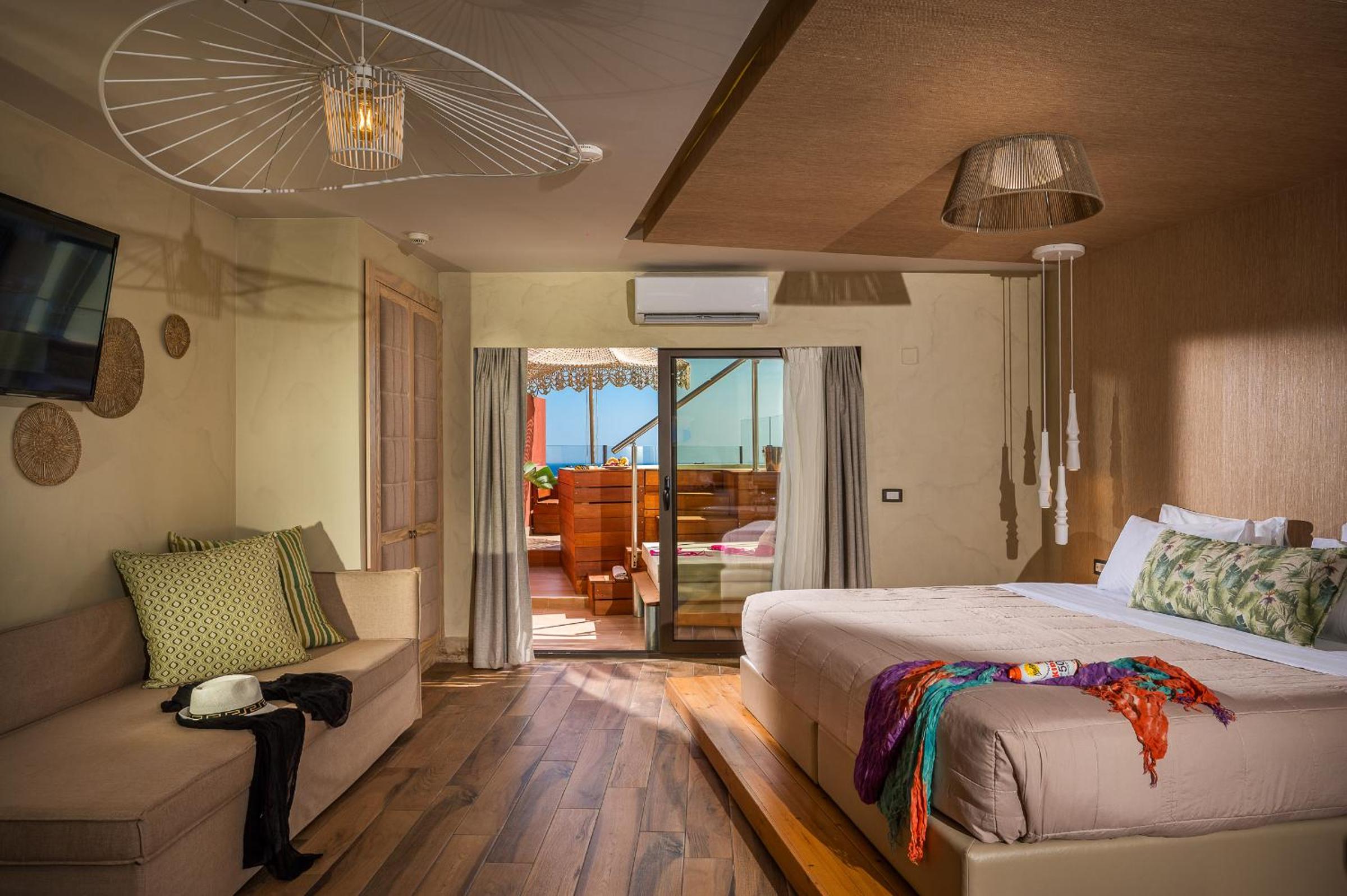 Elite Suite Sea View Outdoor Jacuzzi - Photo 6