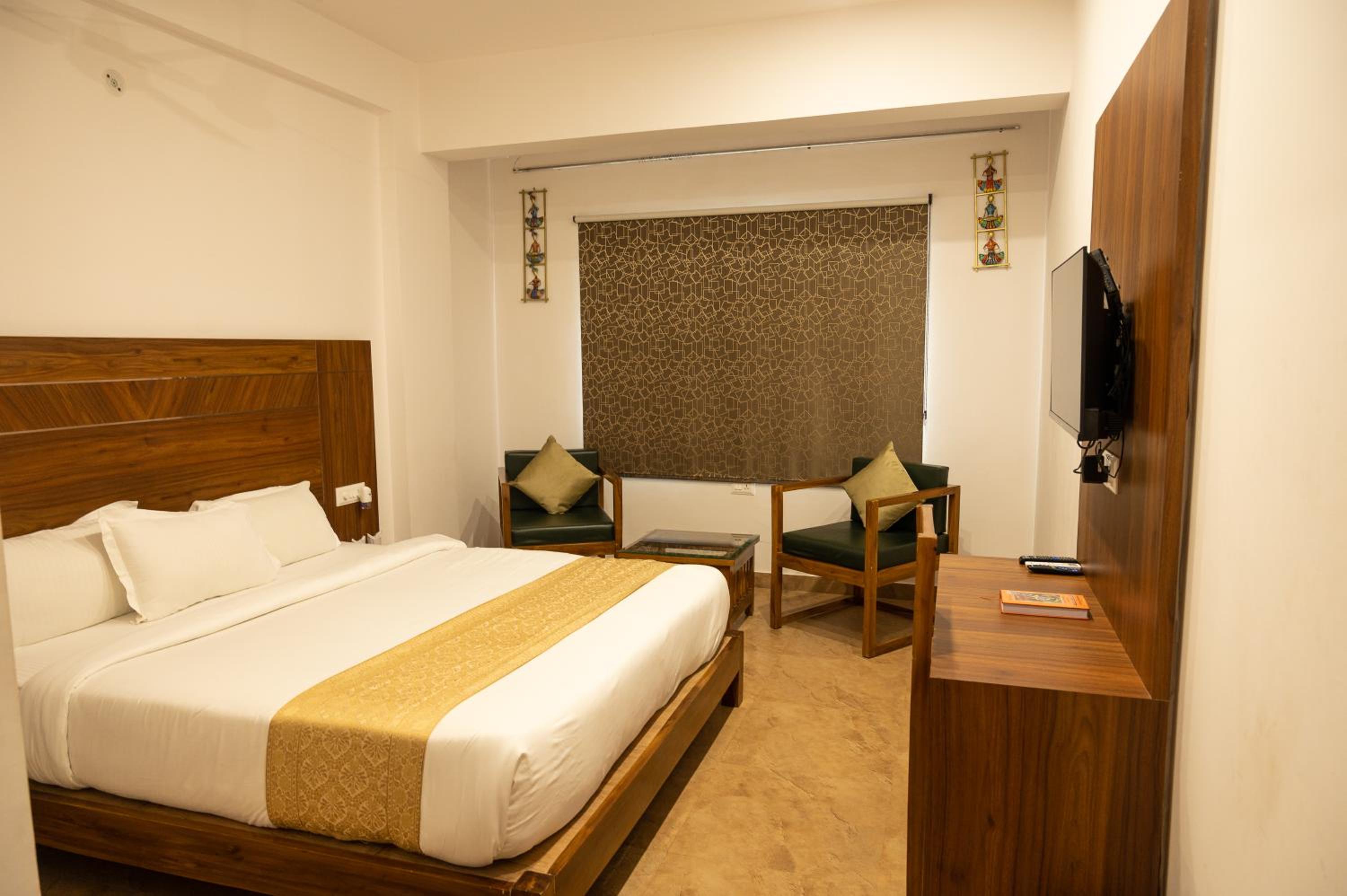 Large Double Room photo 1