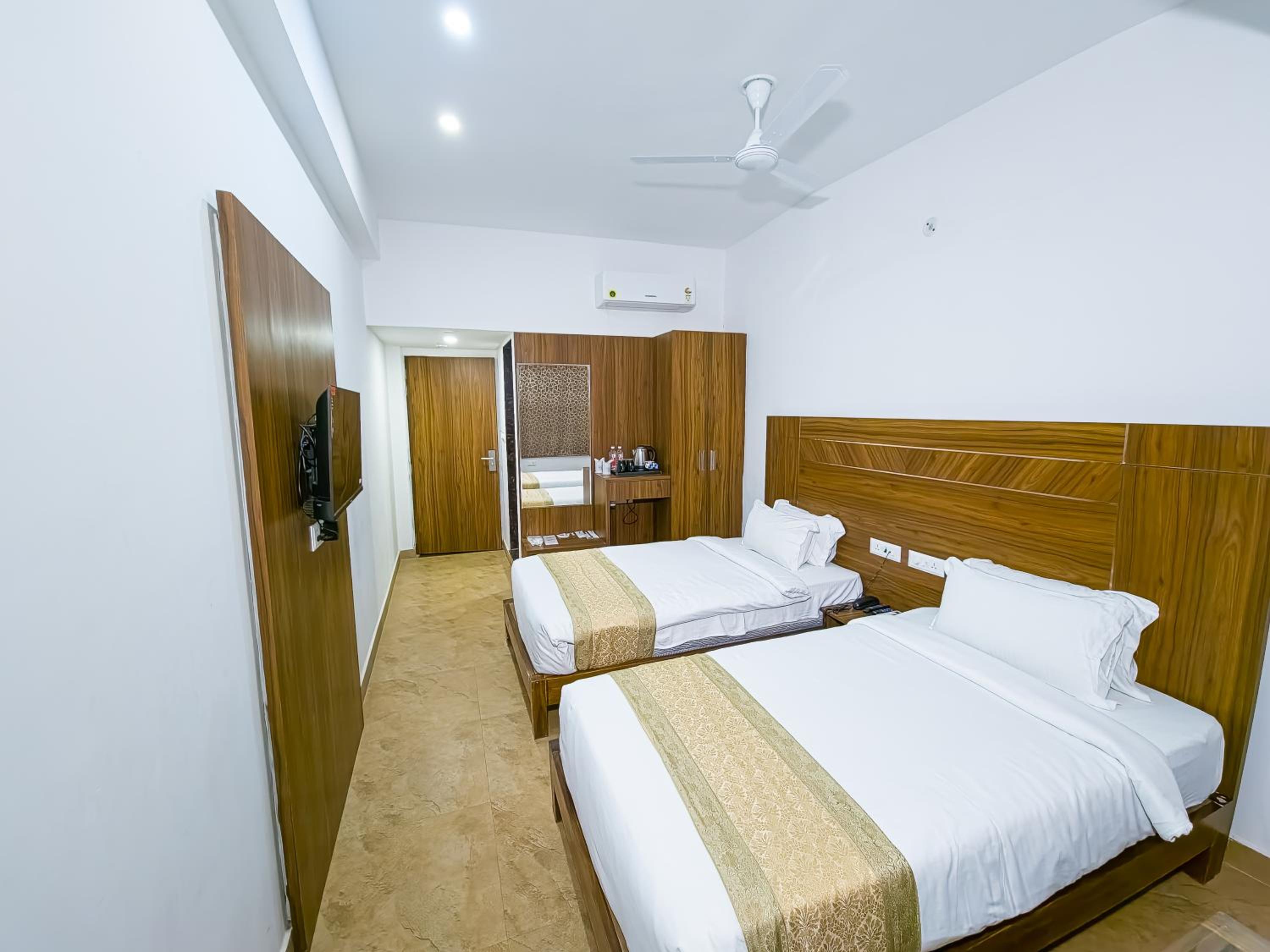 Deluxe Twin Room photo 1