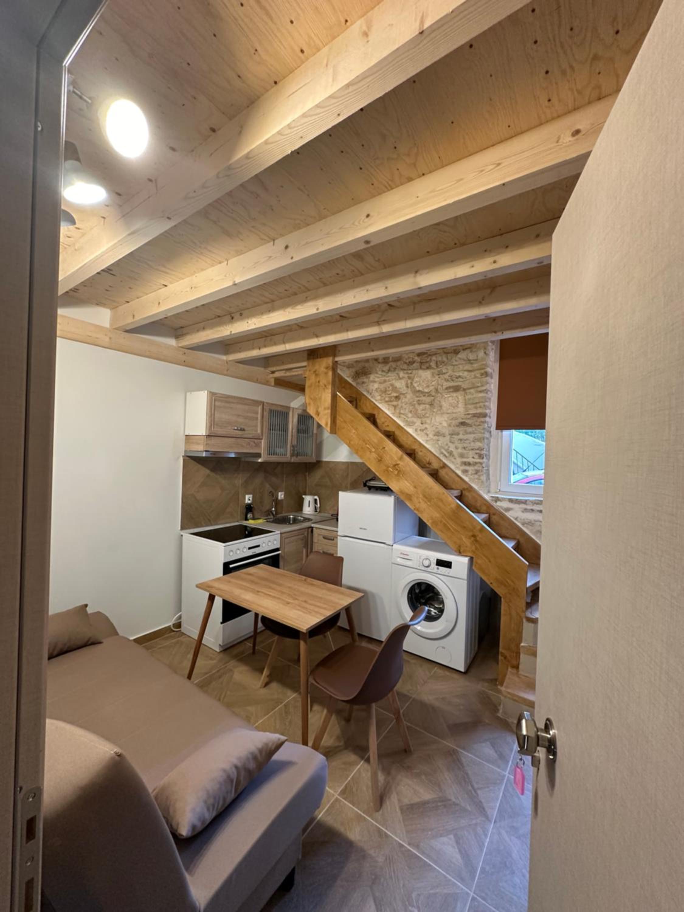 One-bedroom Loft Apartment  photo 2