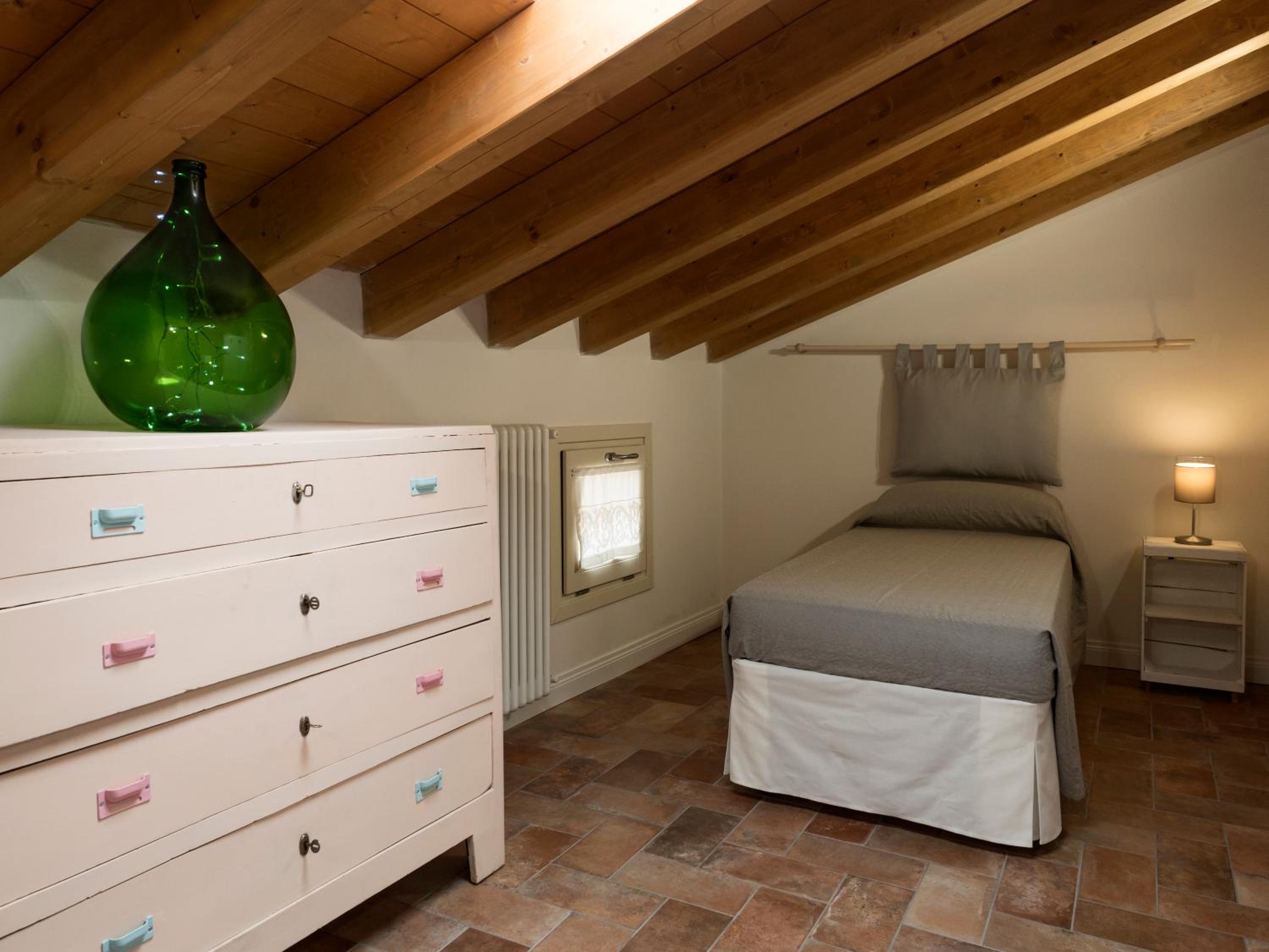 Large Double or Twin Room photo 3