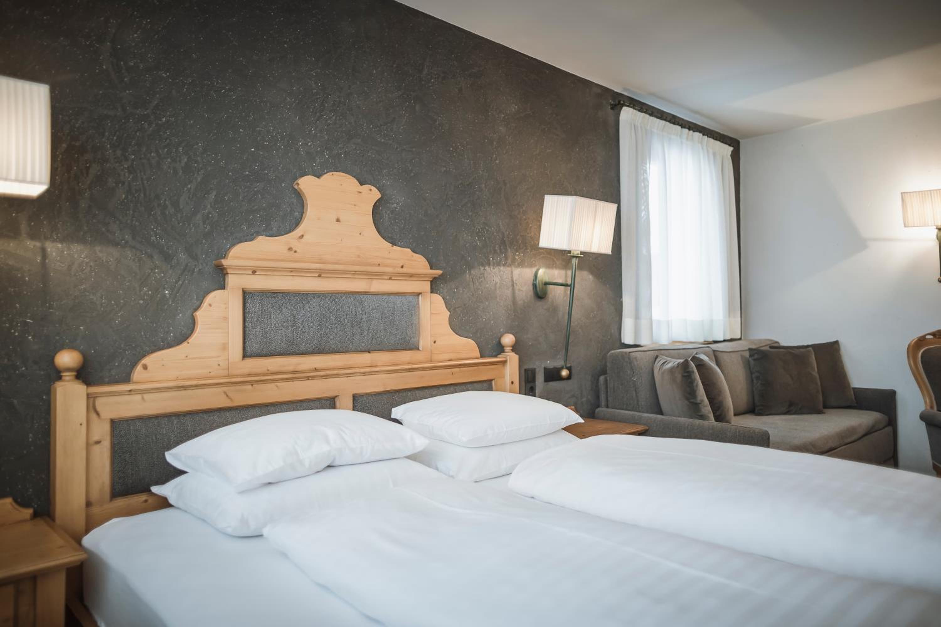Double Room with Balcony - Photo 1