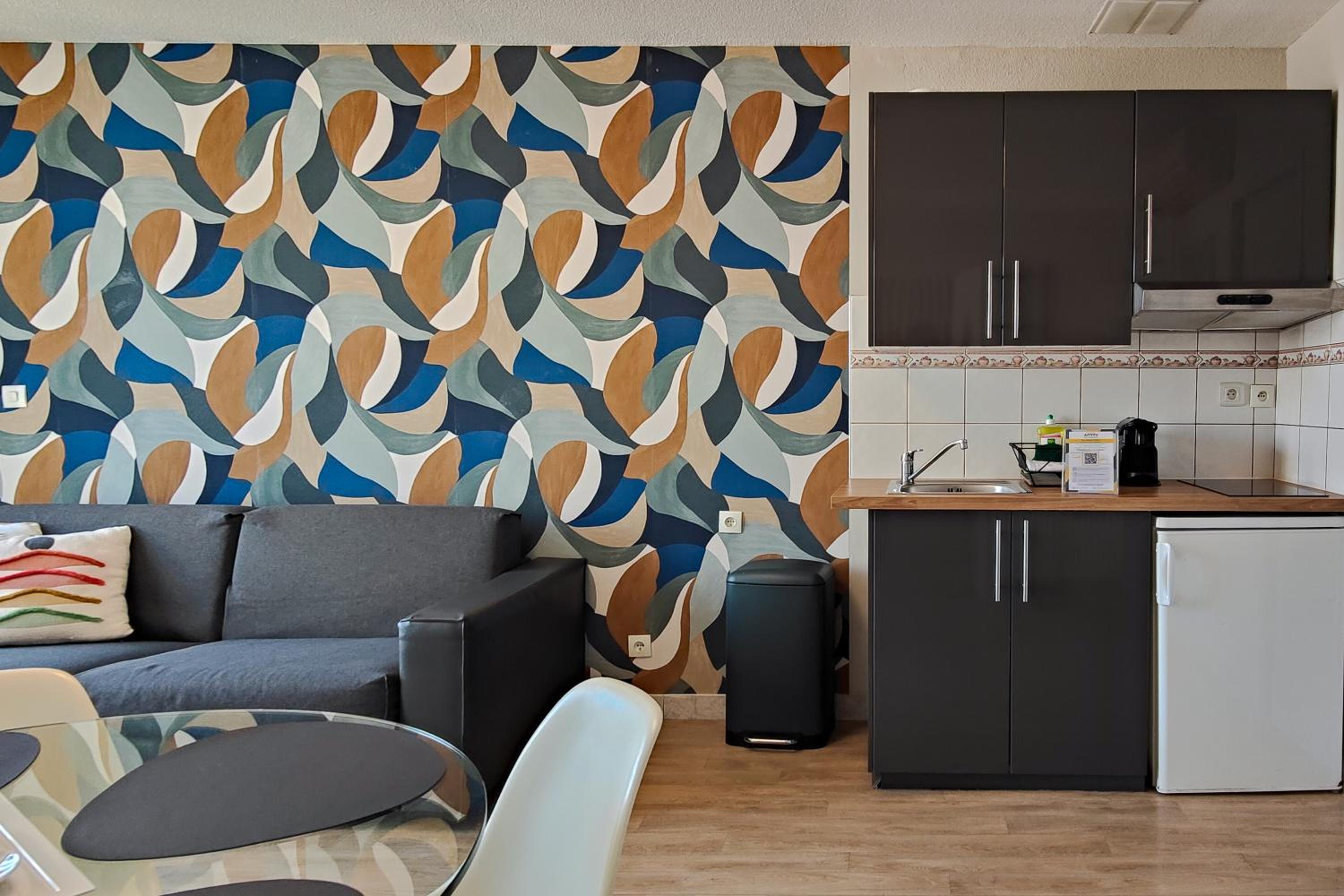 One-Bedroom Apartment - Photo 10