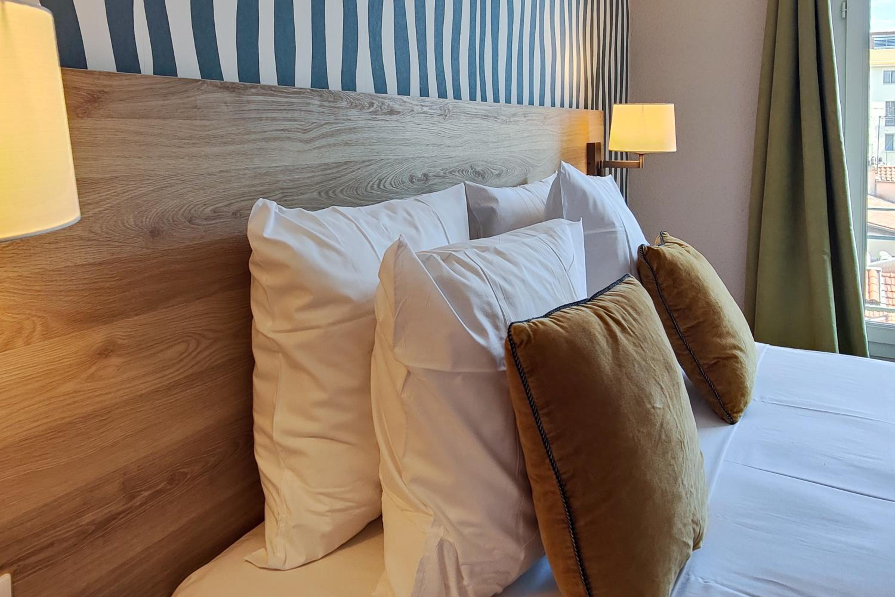 One-Bedroom Apartment - Photo 13