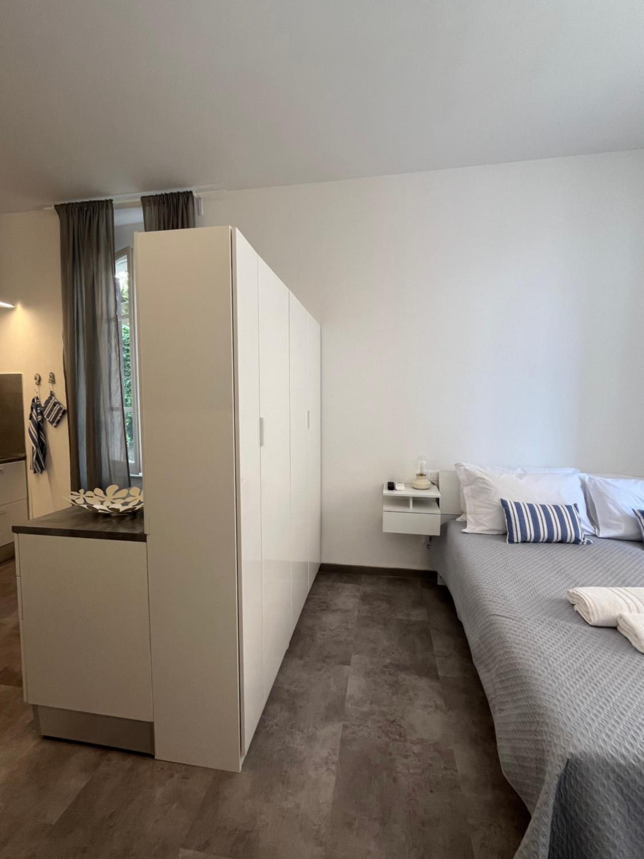 Deluxe Double Room with Side Sea View photo 1
