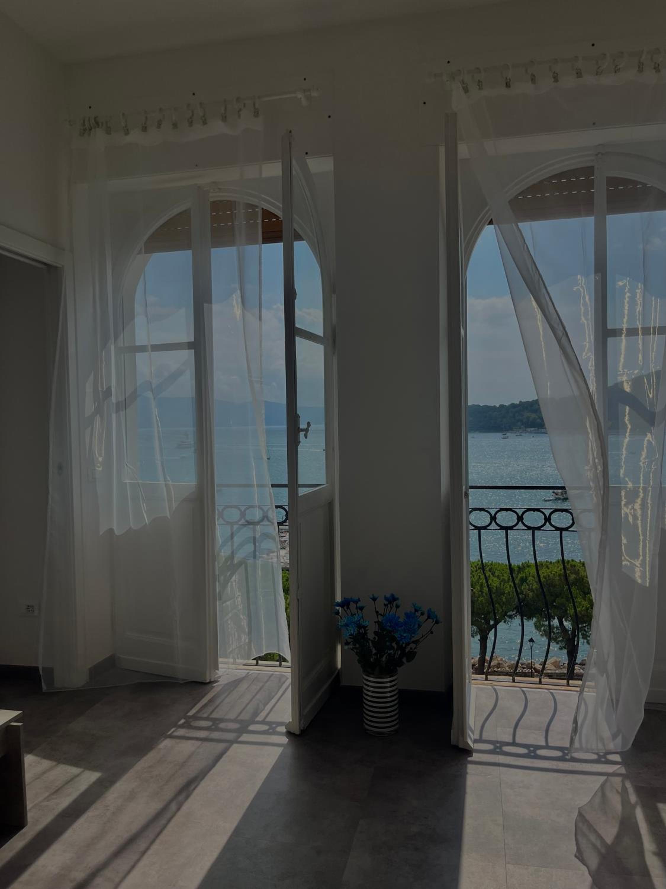 Family Room with Sea View photo 2