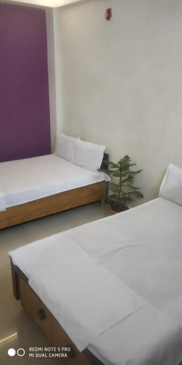 Budget Double Room photo 3