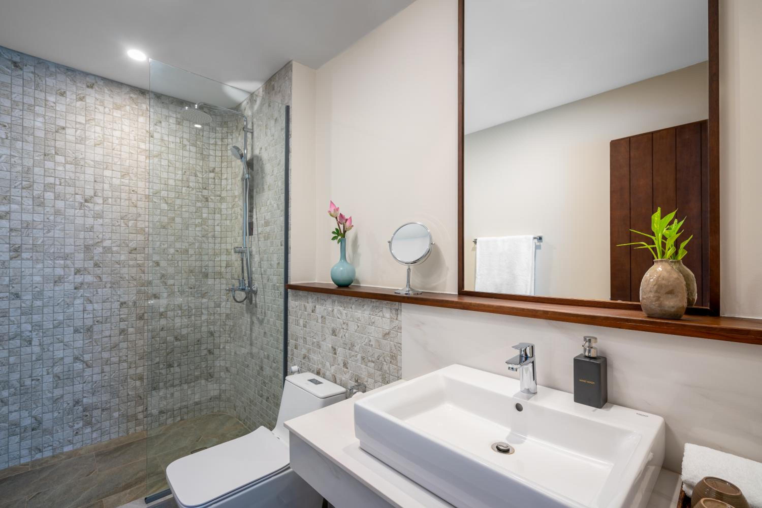 Four Bedrooms- Grand Suite - Photo 15