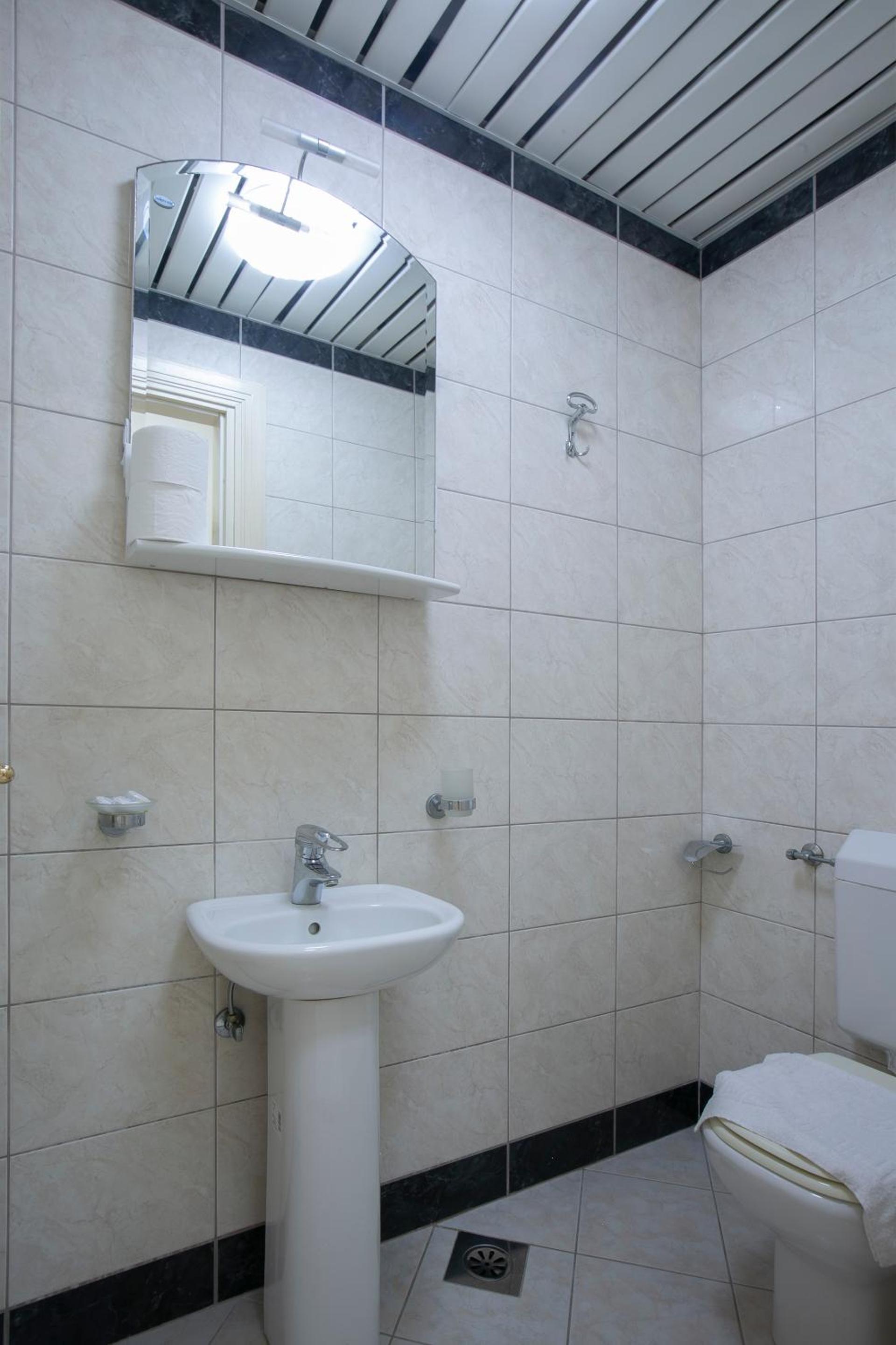 Four-Bedroom Luxury Apartment photo 2