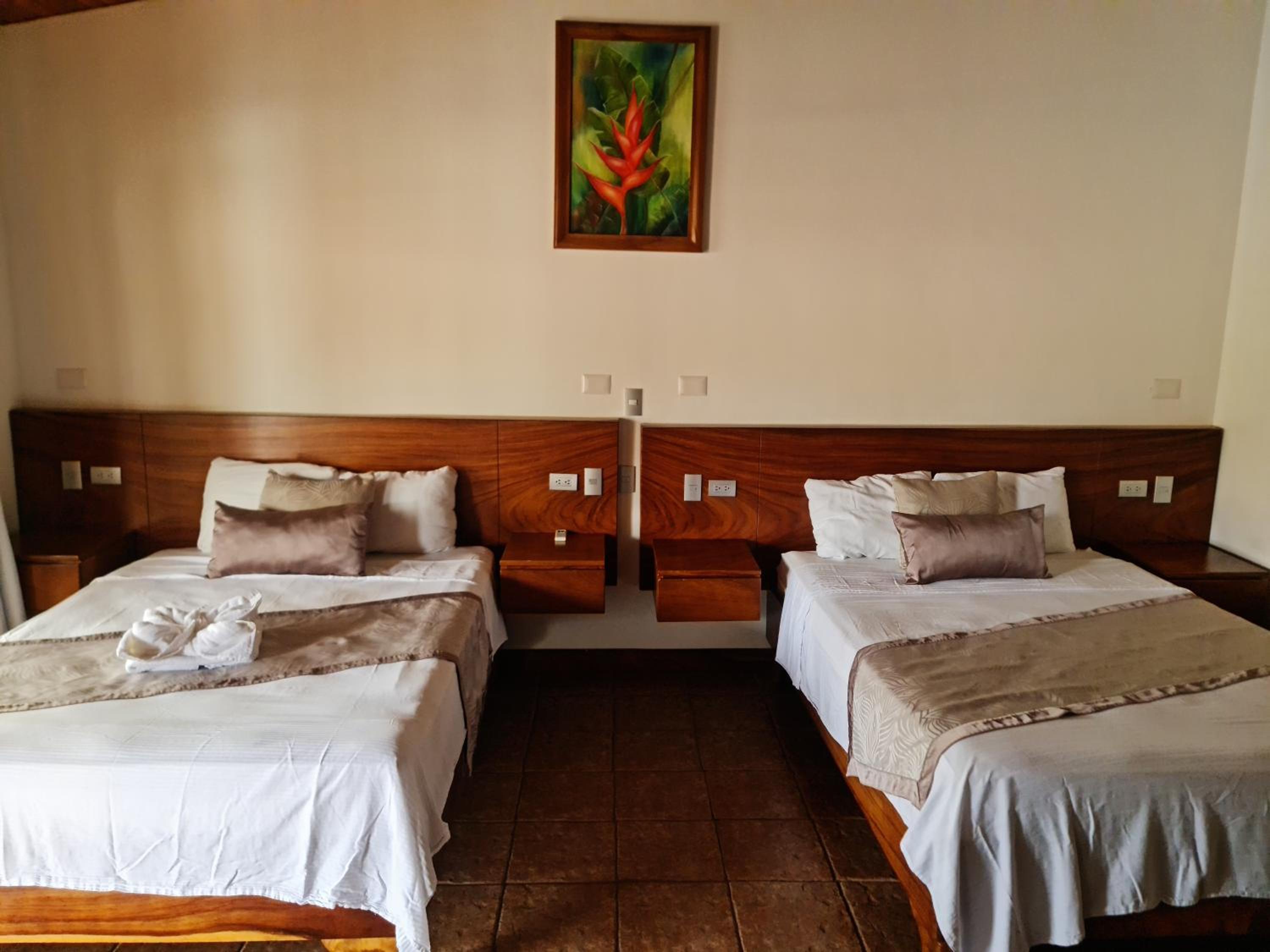 Deluxe Double Room with Two Double Beds - Photo 6