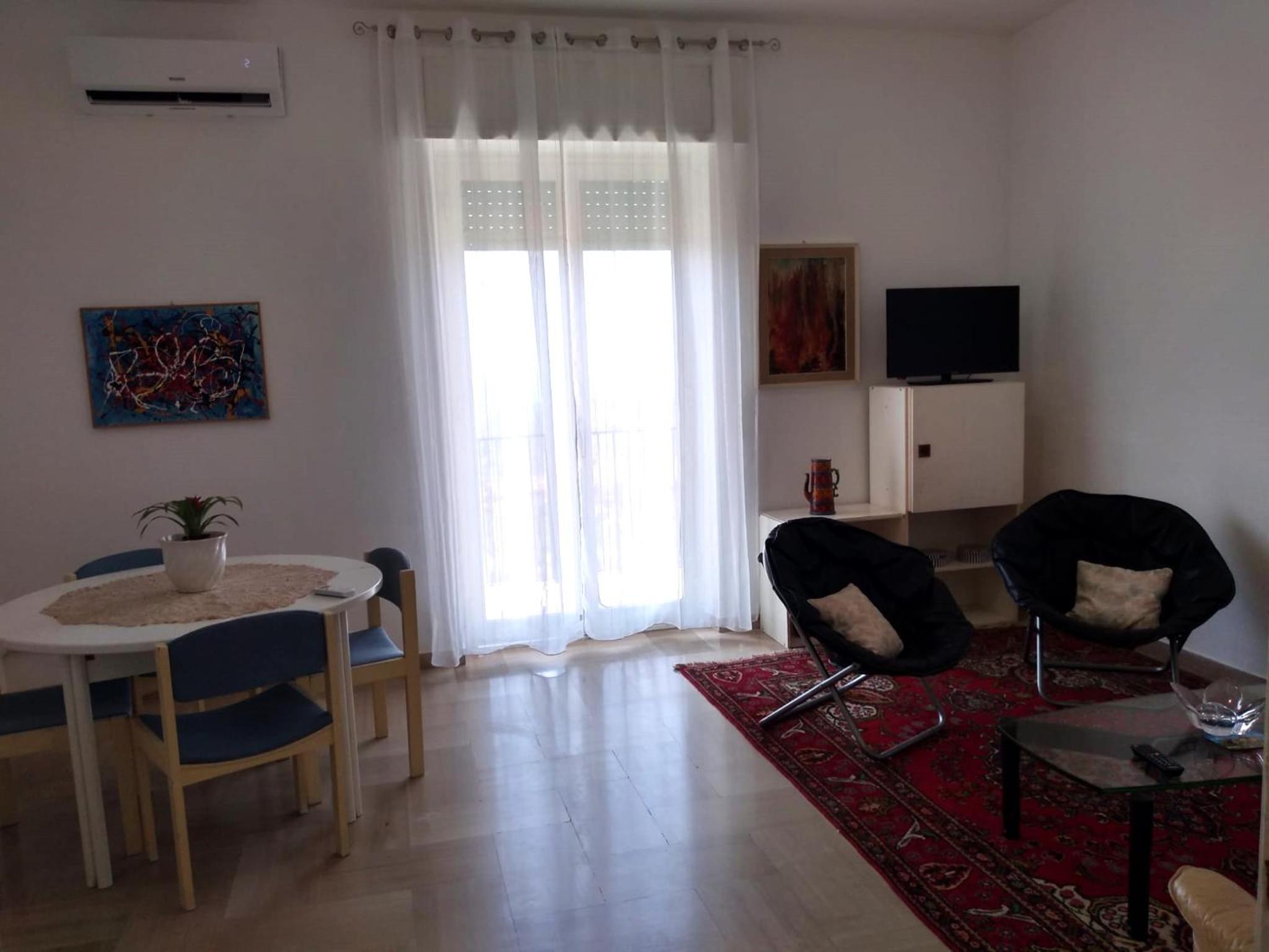 Appartamento con due camere con vista