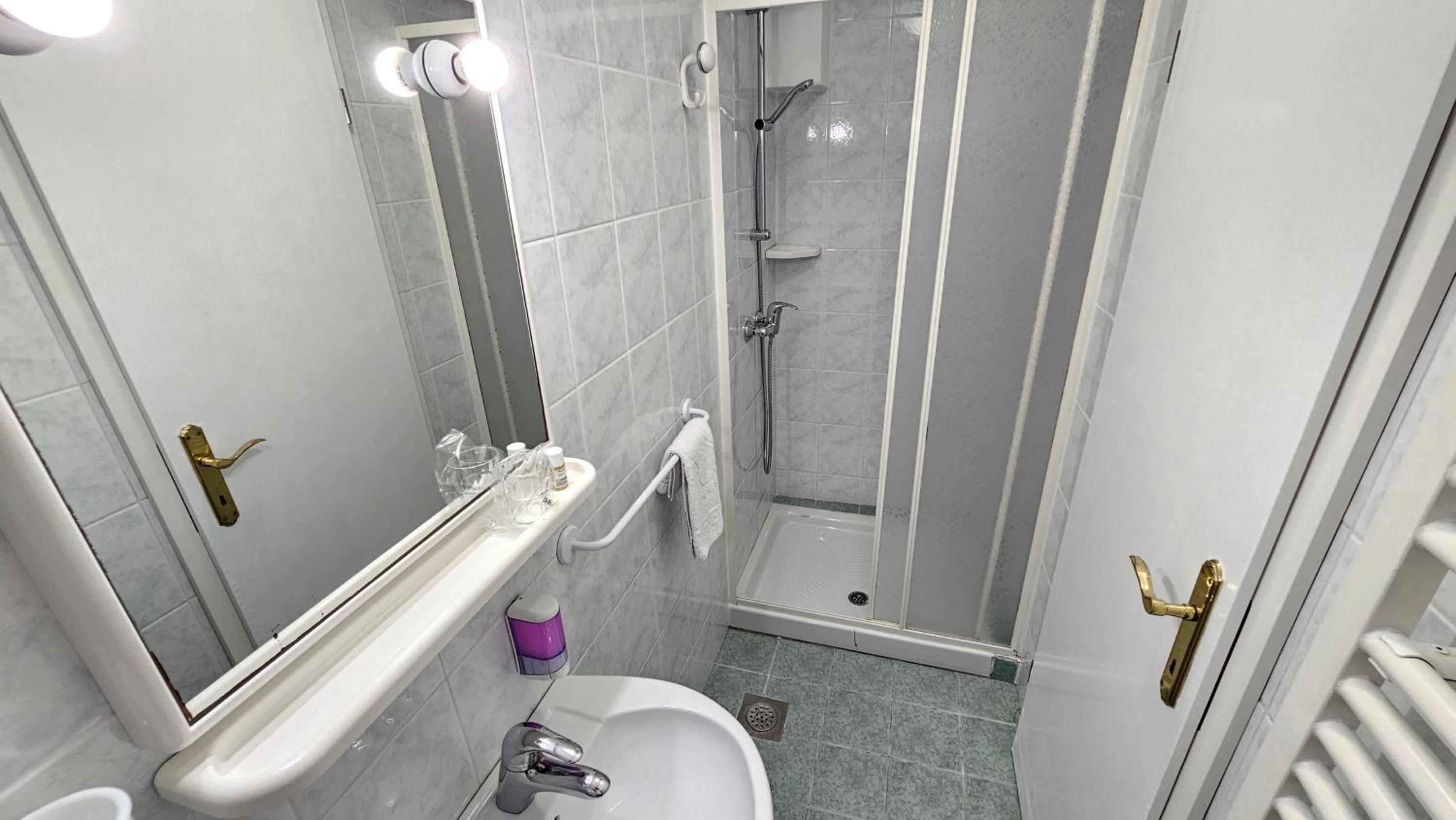 Standard Single Room photo 2