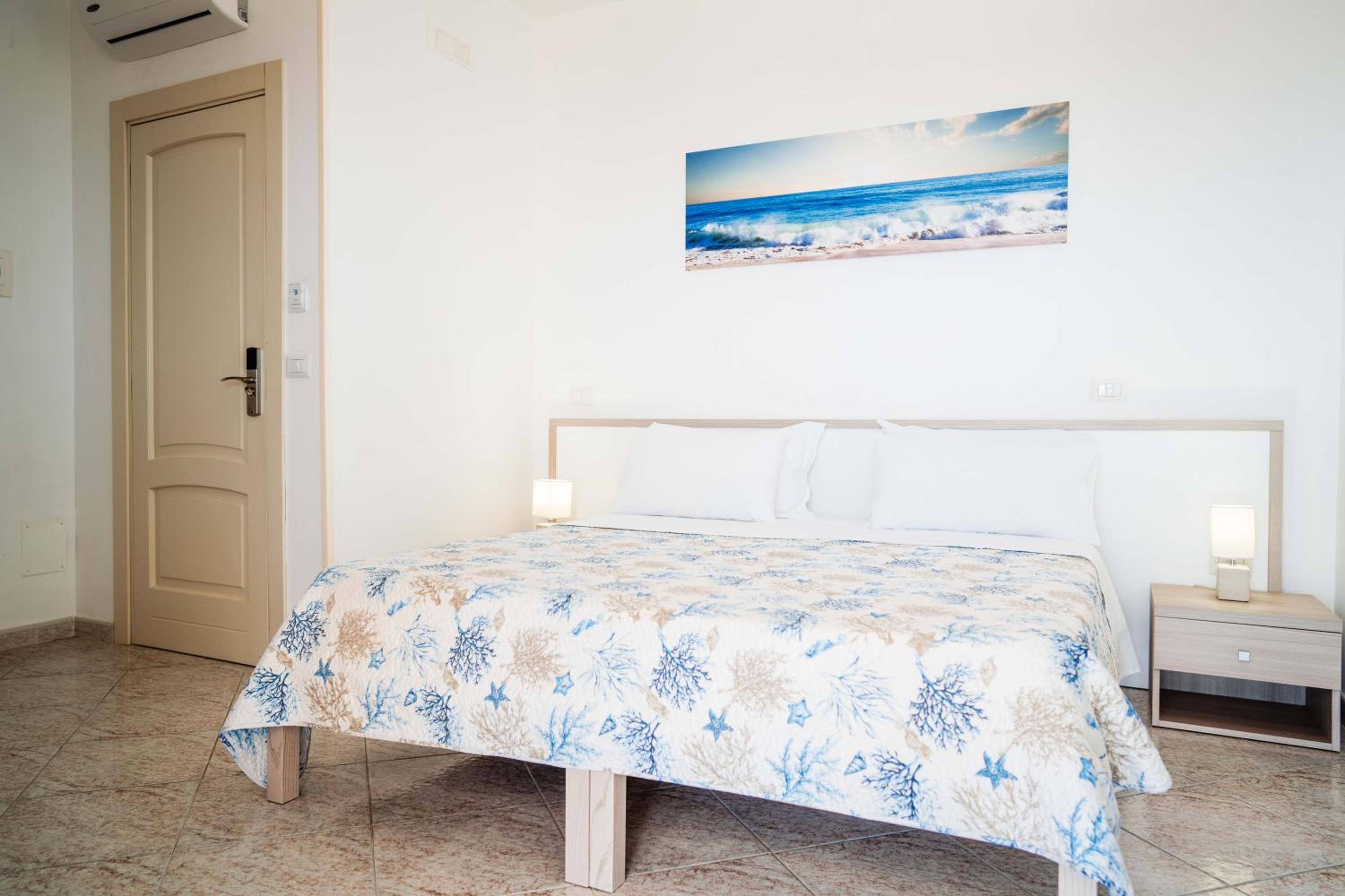 Deluxe Double Room With Balcony And Sea View photo 1