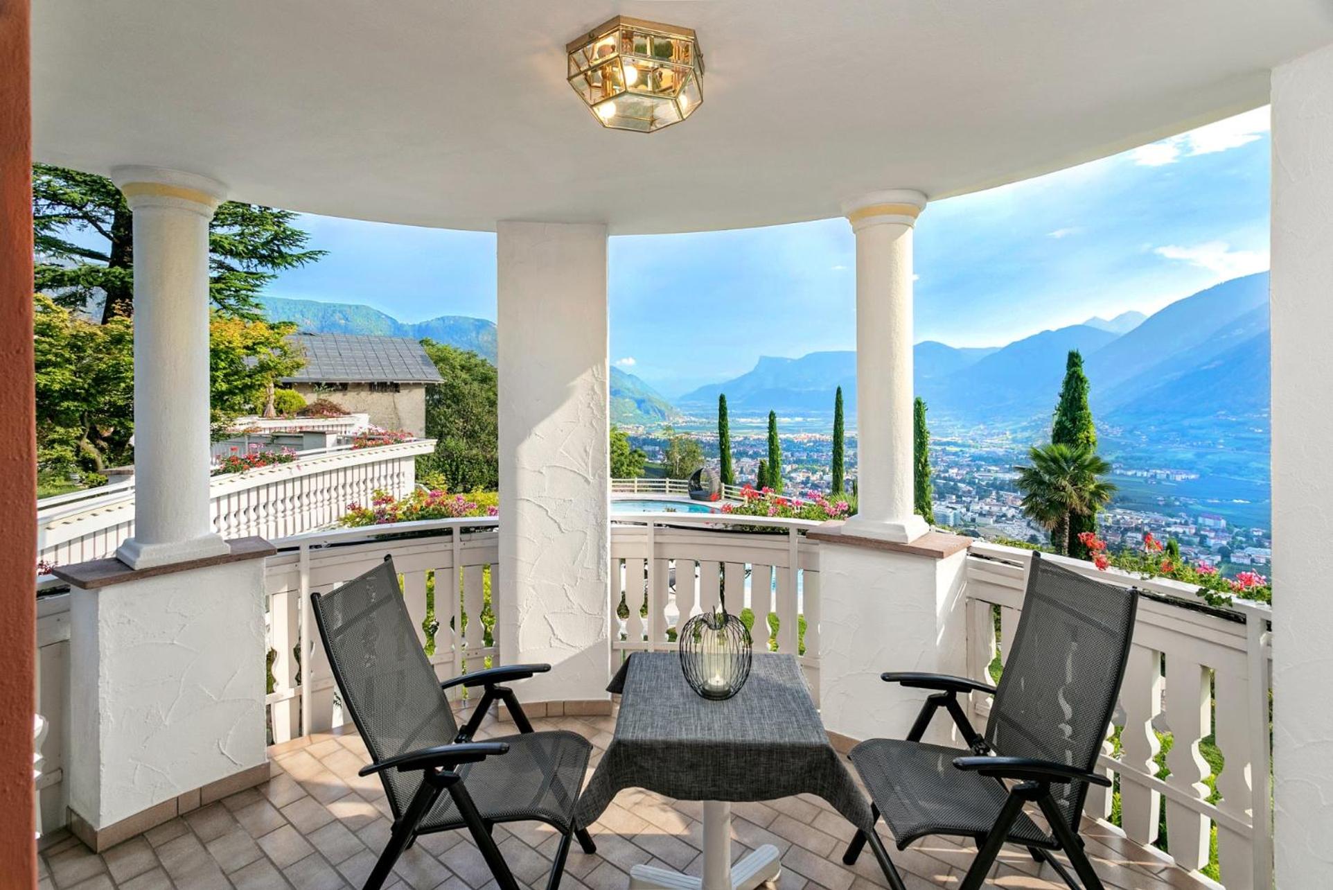 Junior Suite with Balcony photo 2