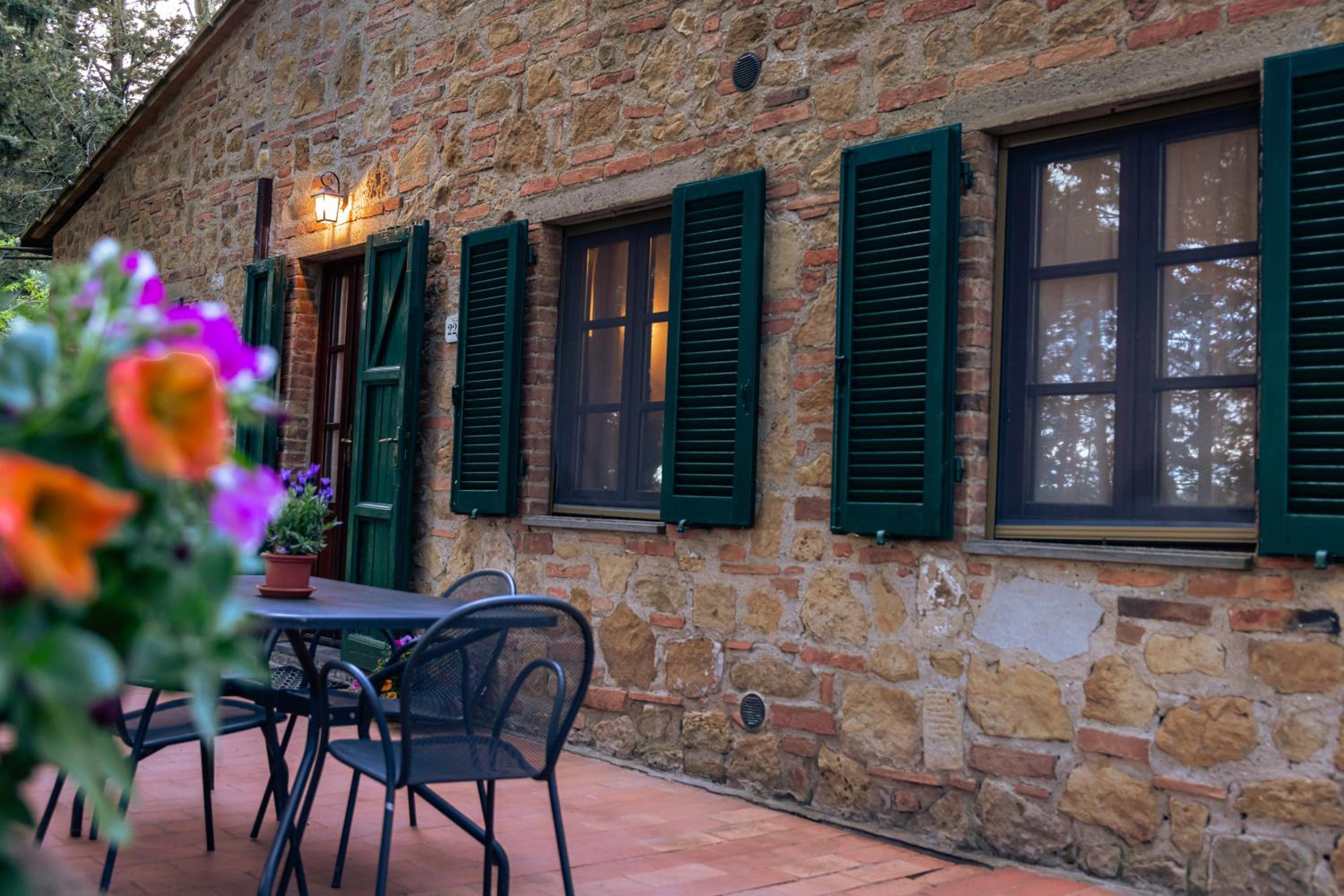 Apartment with Pool View 