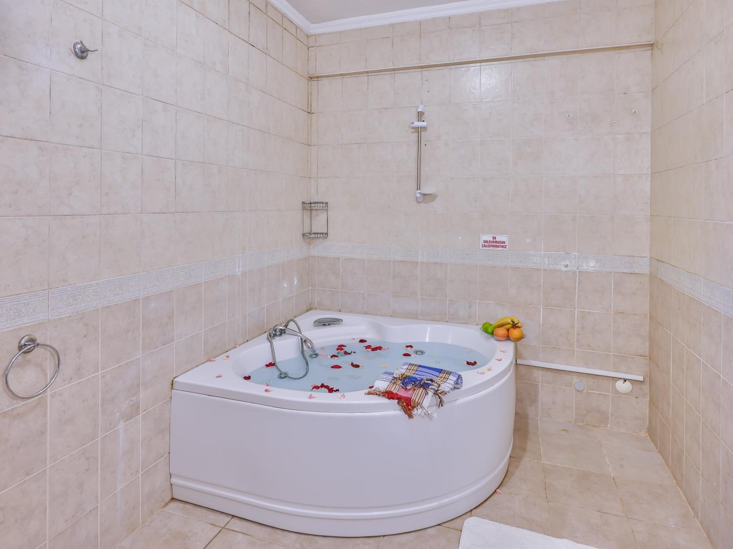Duplex Villa with Spa Bath and Thermal Pool - Photo 8