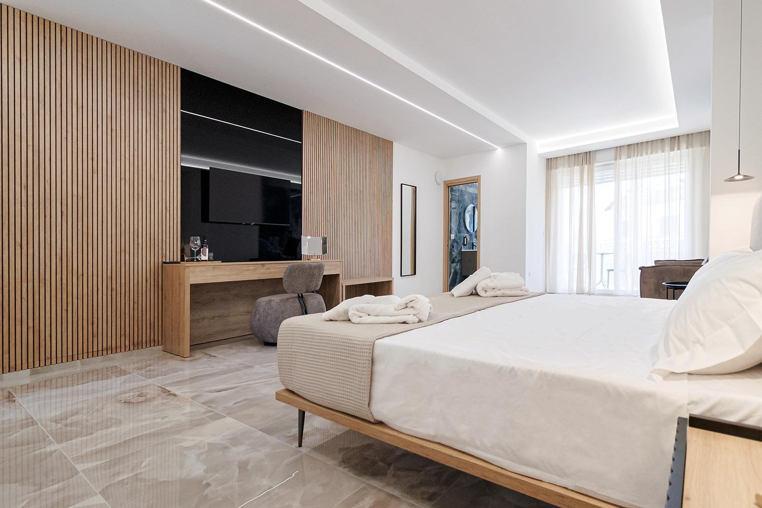 Deluxe King Room photo 1