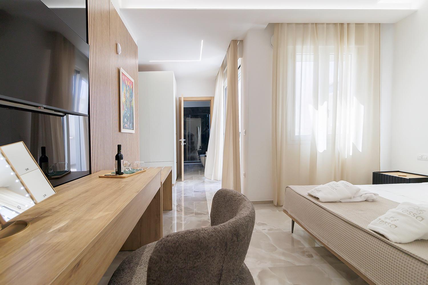 King Room with Balcony photo 3