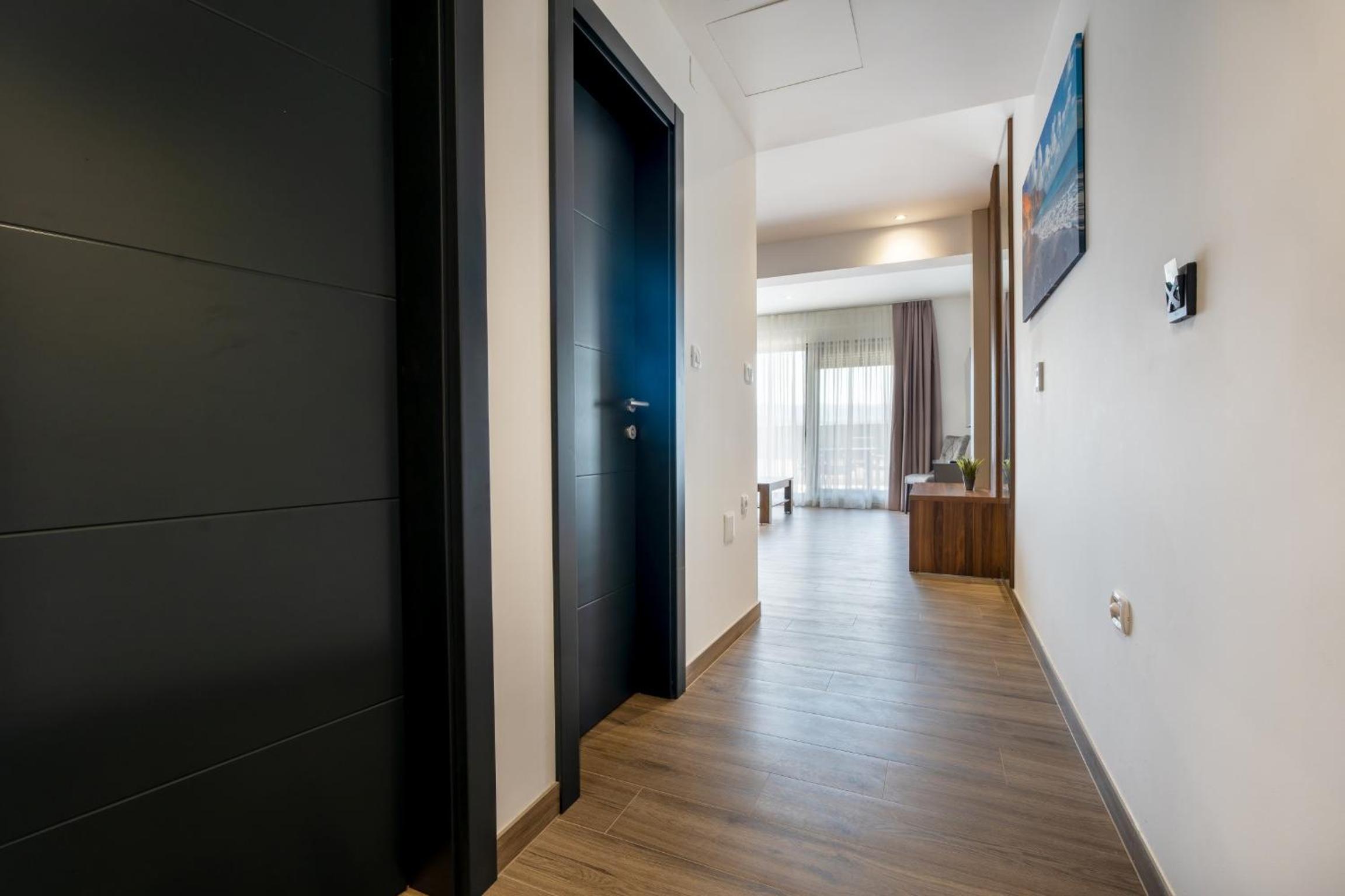 One Bedroom Apartment with Terrace and Sea View photo 1