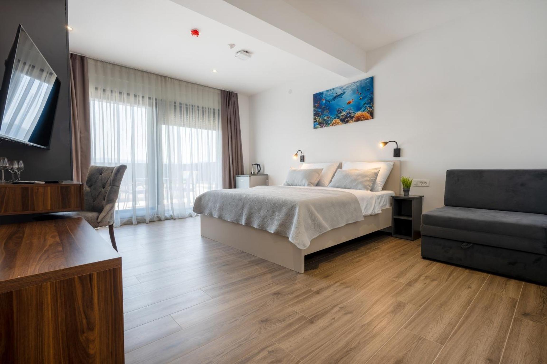 Superior Triple Room with Sea View photo 3