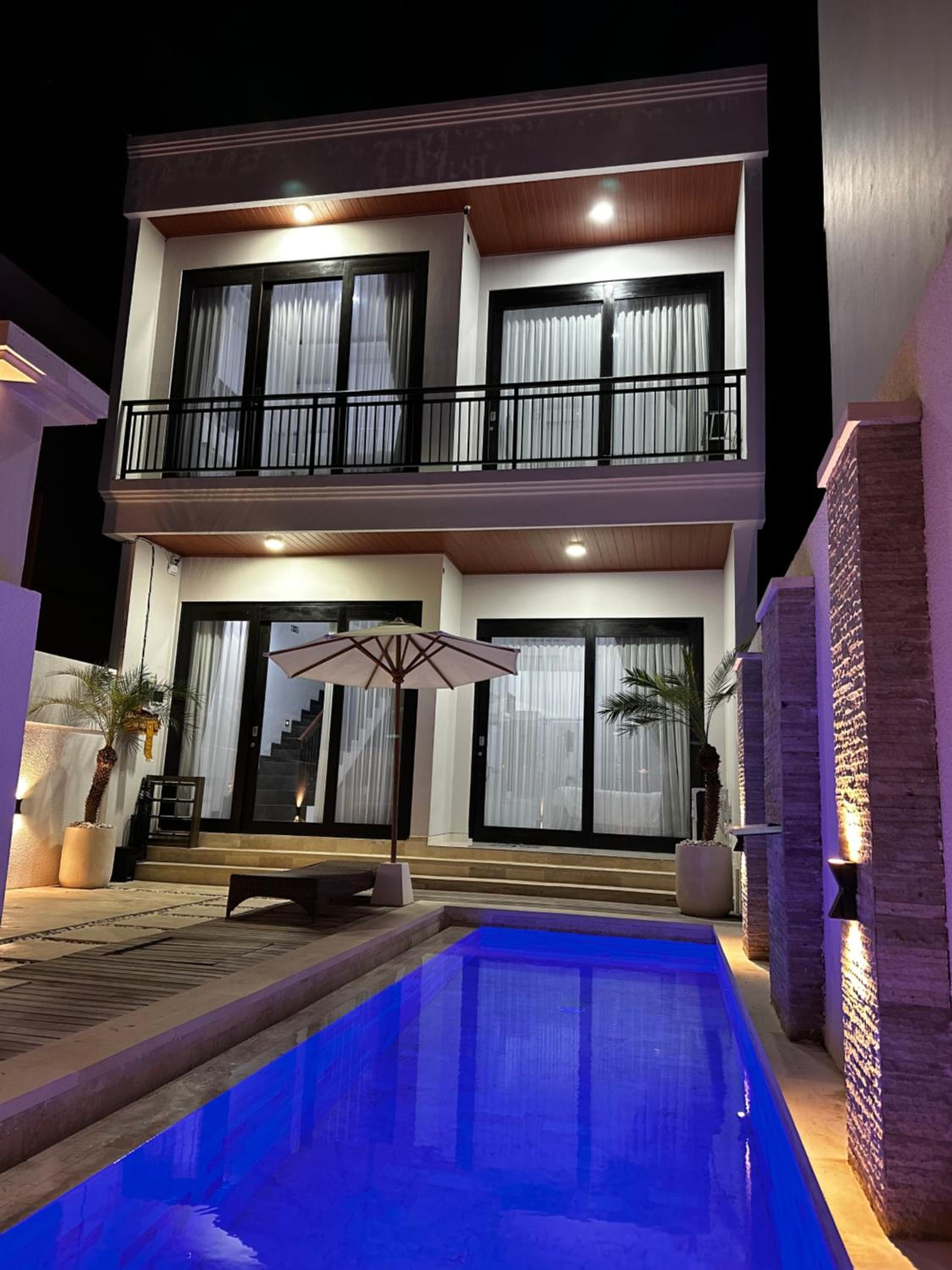 Three-Bedroom Villa photo 2