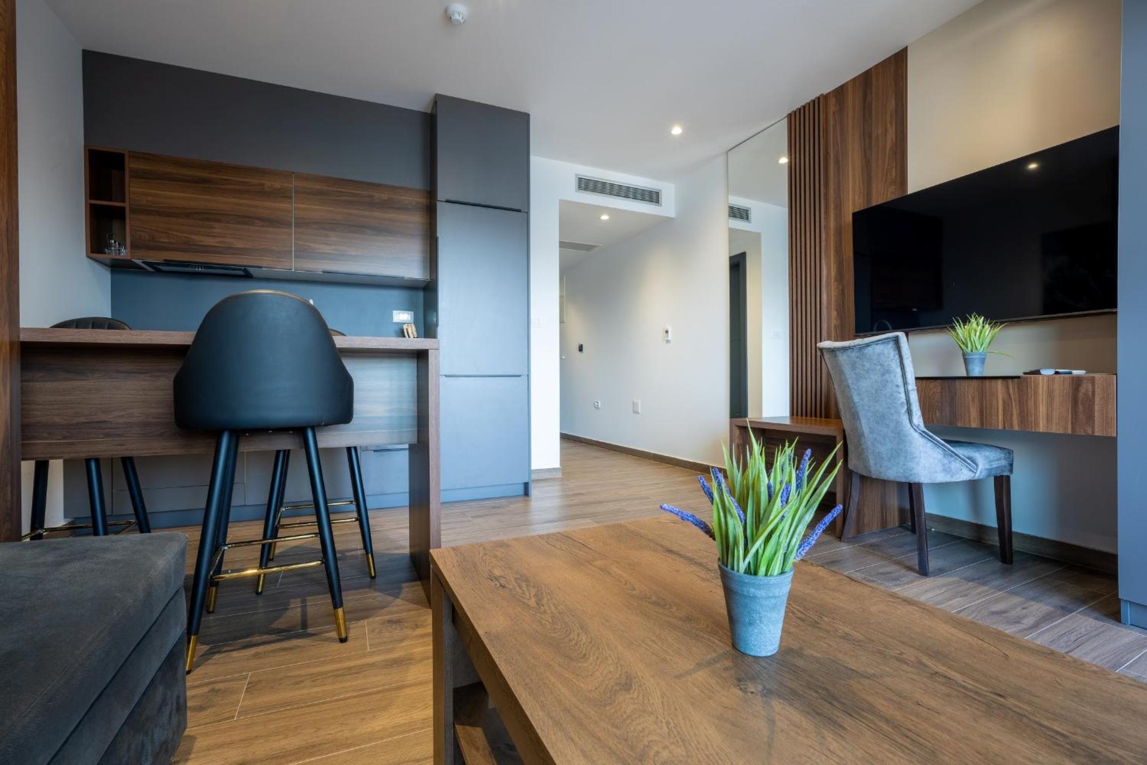 Apartment with Terrace and Sea View photo 2