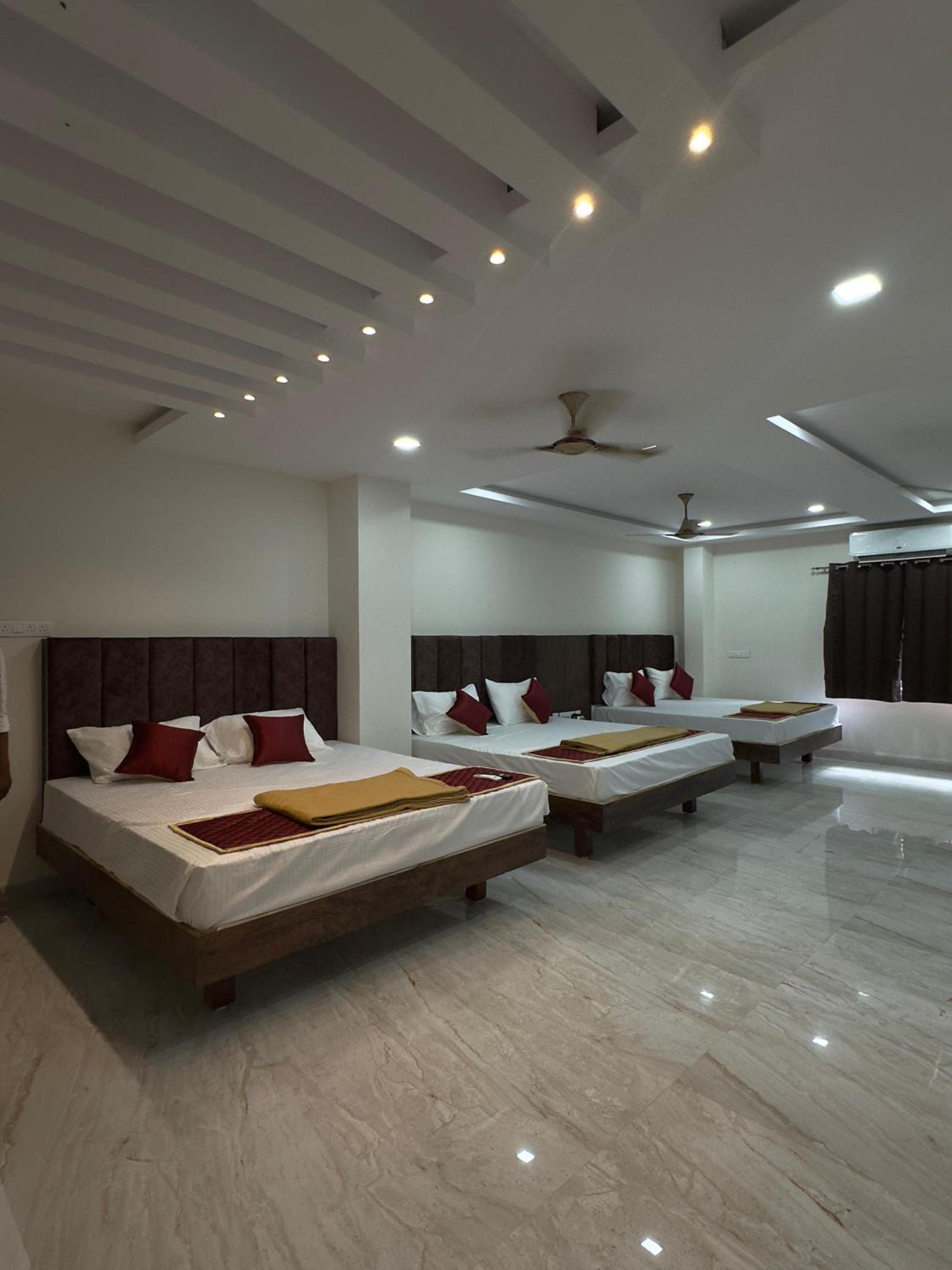 Family Room with Mountain View photo 3