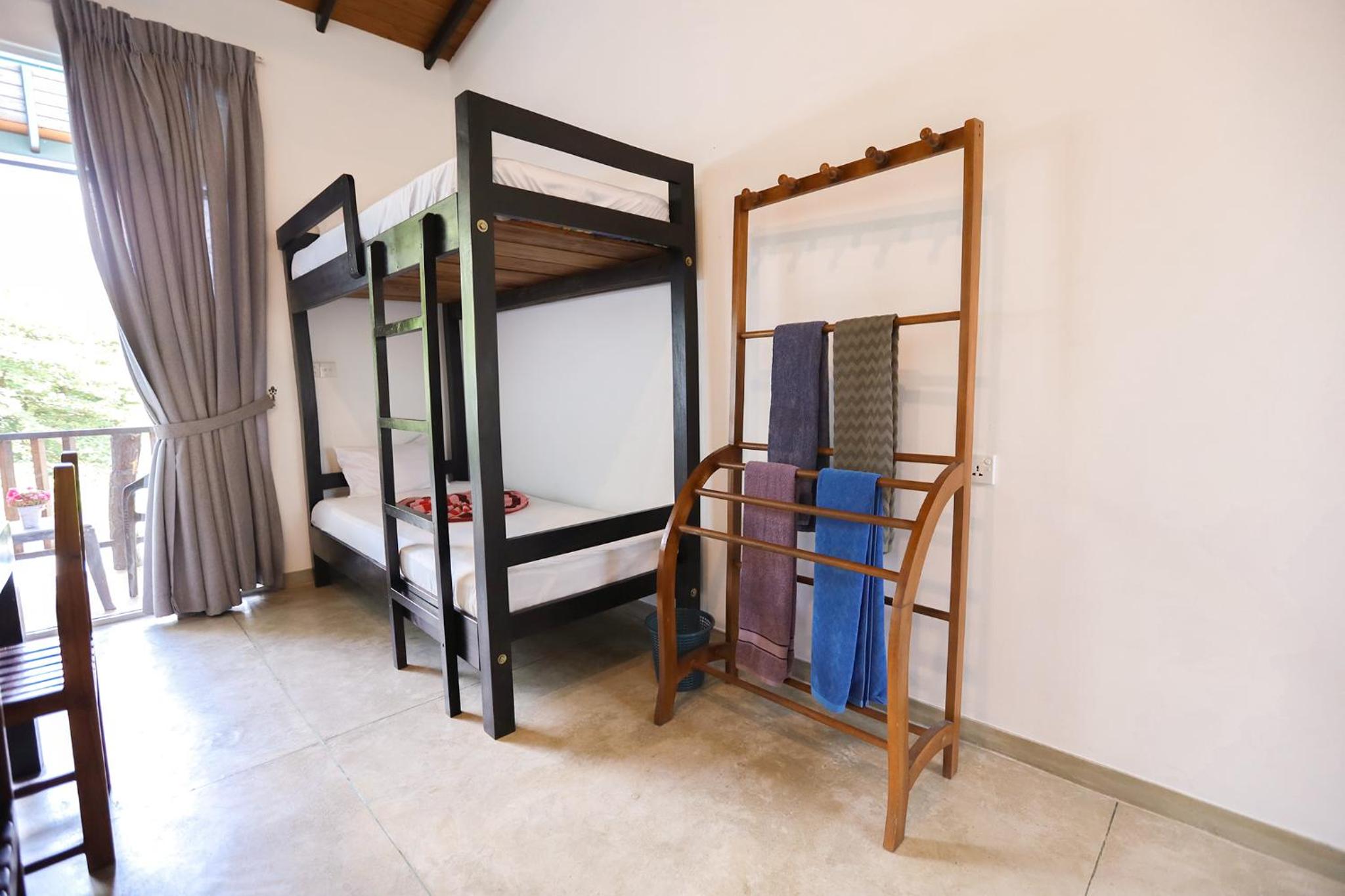 Bed in 6-Bed Mixed Dormitory Room photo 1