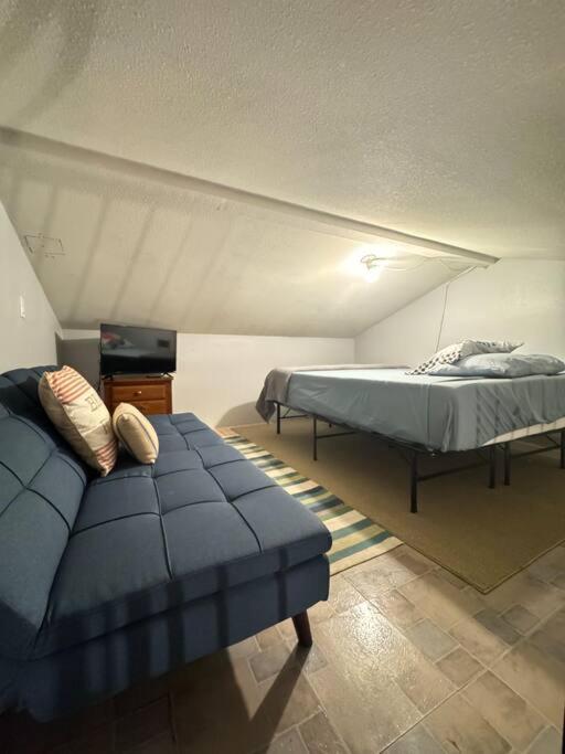 Three-Bedroom Apartment photo 1