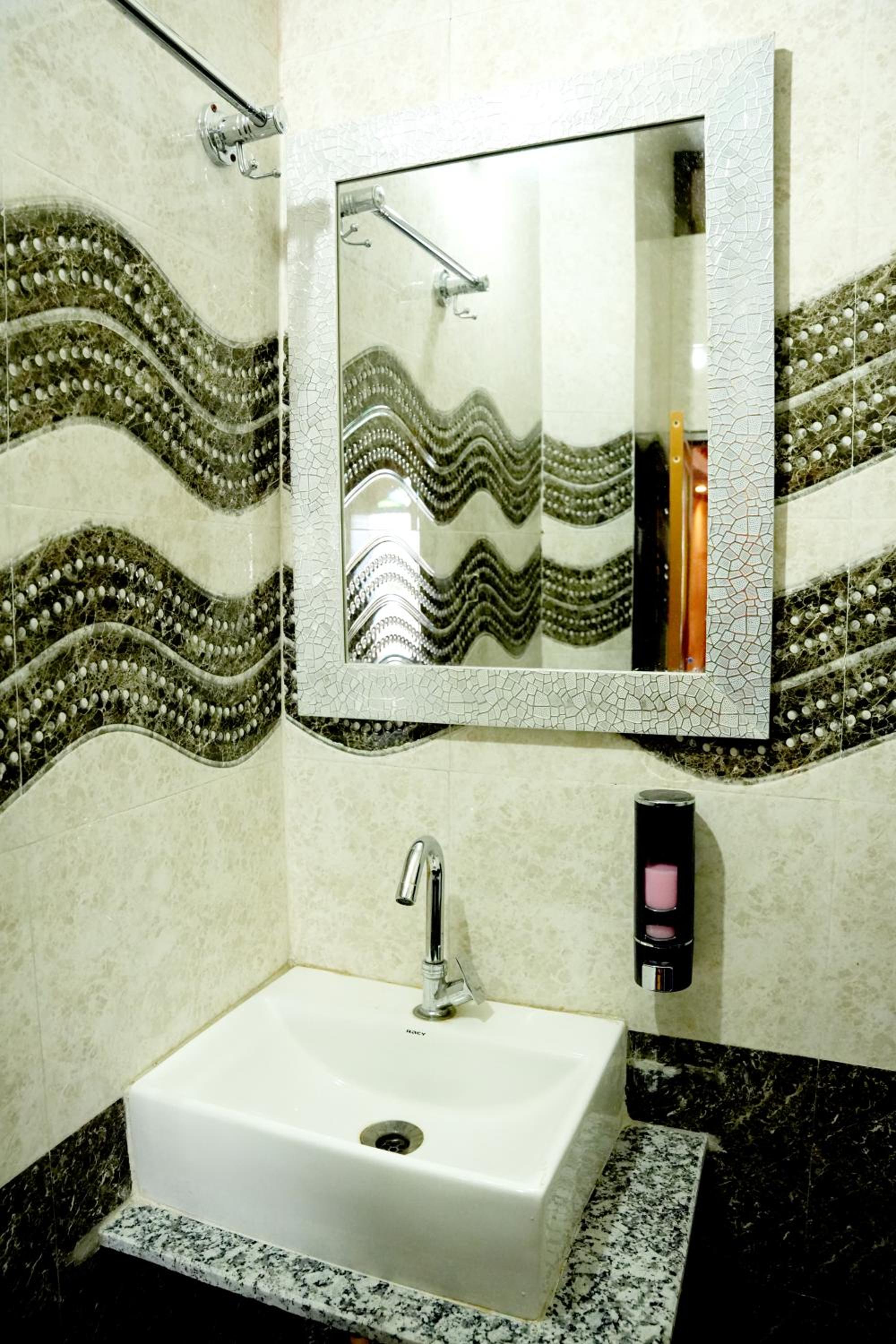 Deluxe Double Room with Balcony photo 2