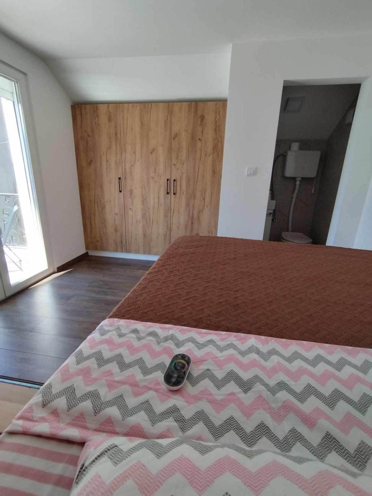 One-Bedroom House photo 2