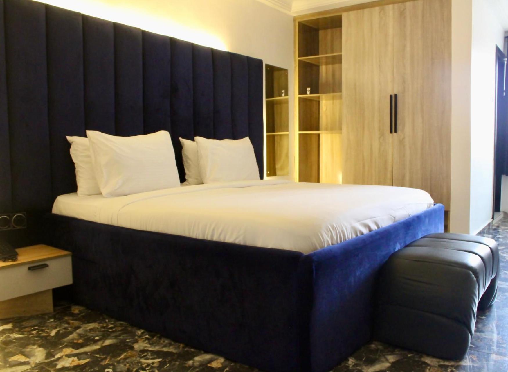 Deluxe Room - Photo 2