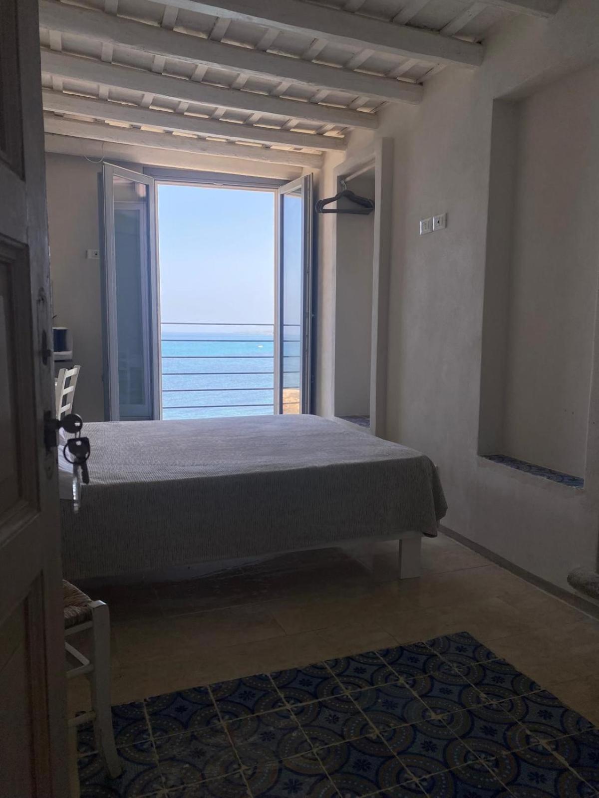 Studio with Terrace and Sea View