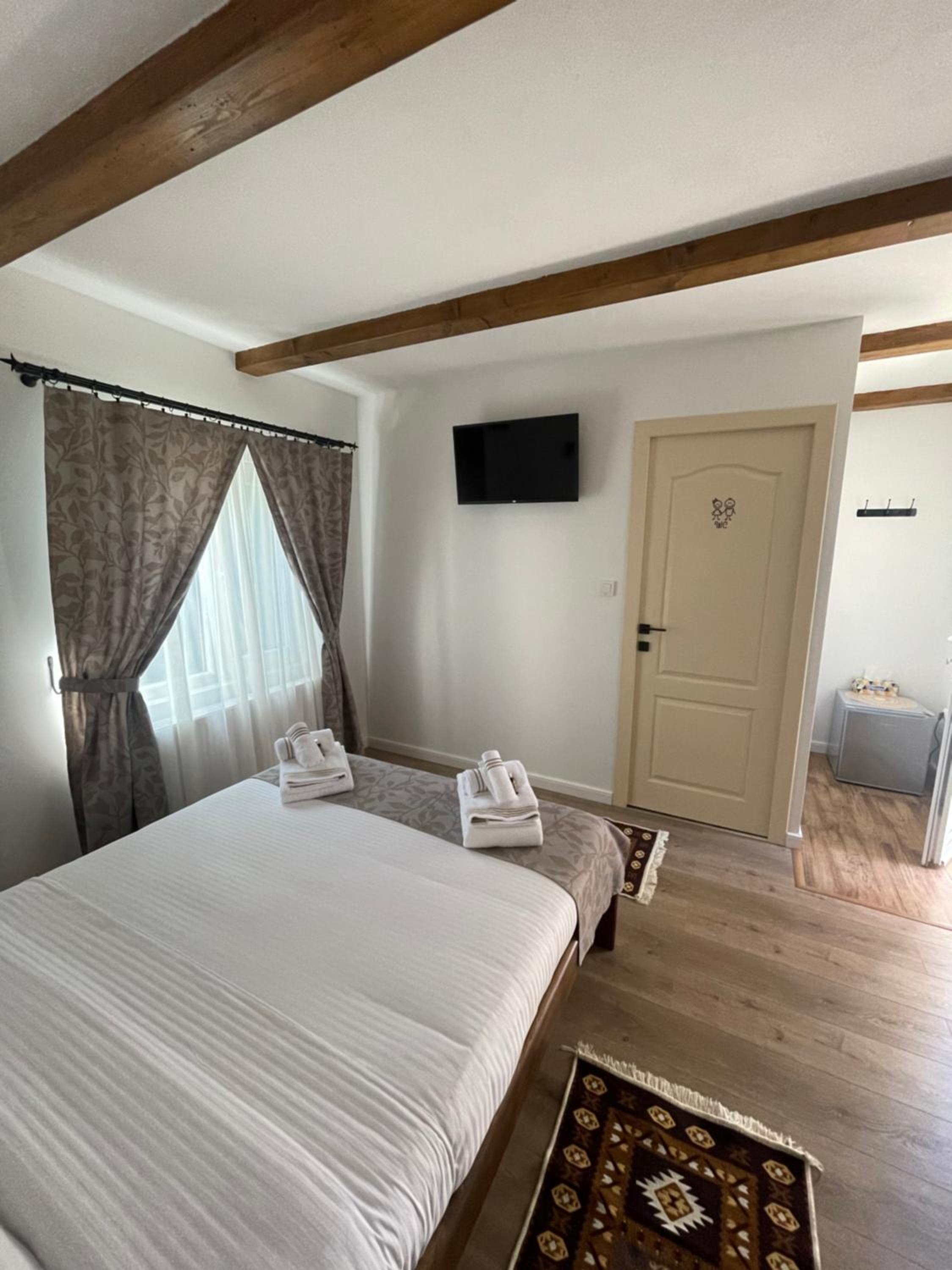 Double Room with Private Bathroom photo 3