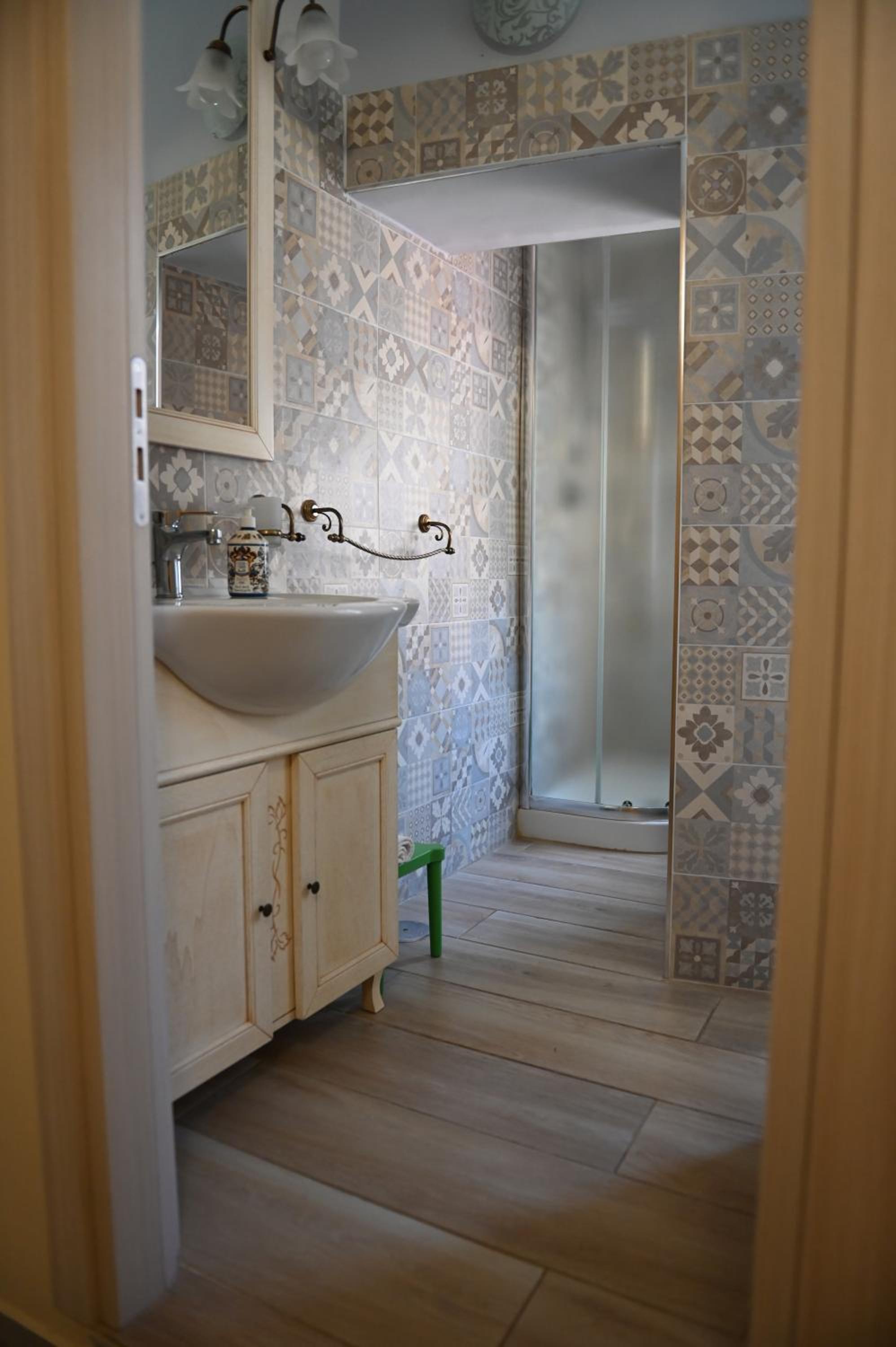 Double or Twin Room - Photo 10