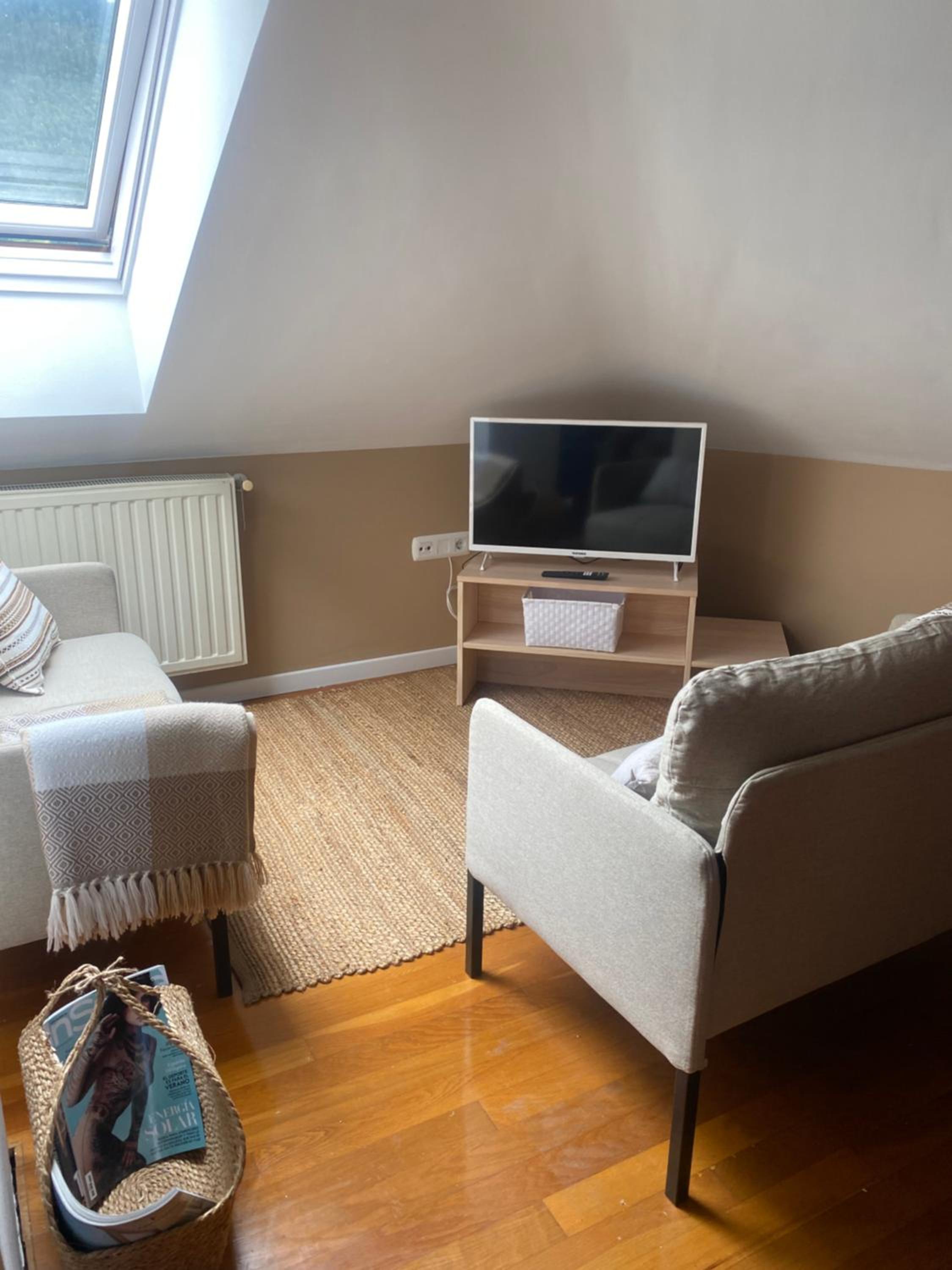 One-Bedroom Apartment photo 2