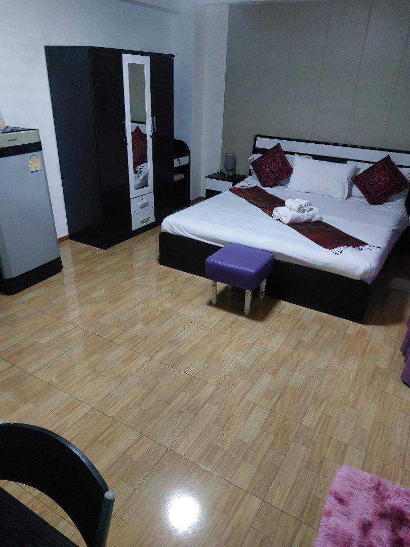 Deluxe Double Room (2 Adults + 1 Child)