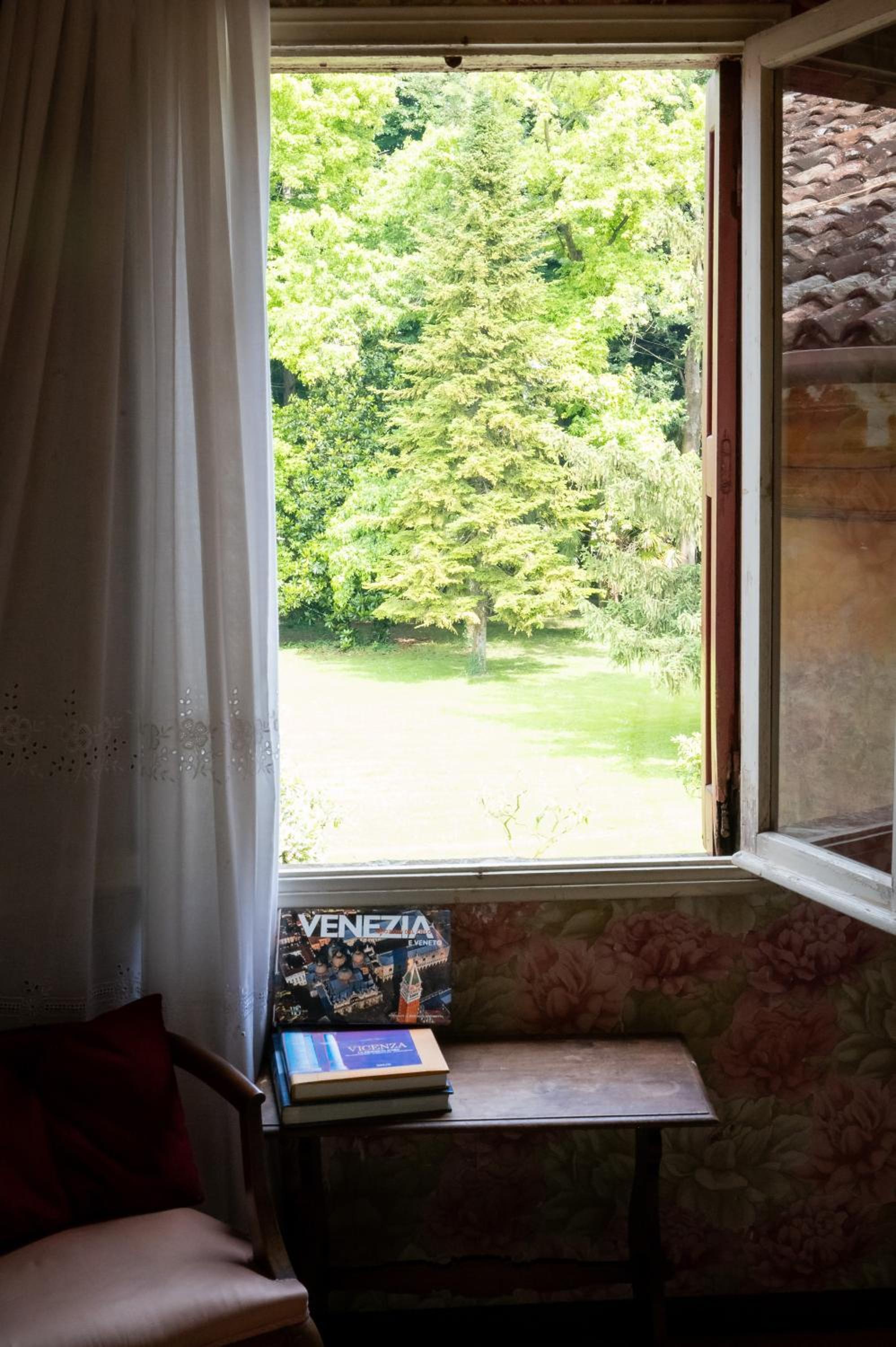 Double Room With Pool View photo 3