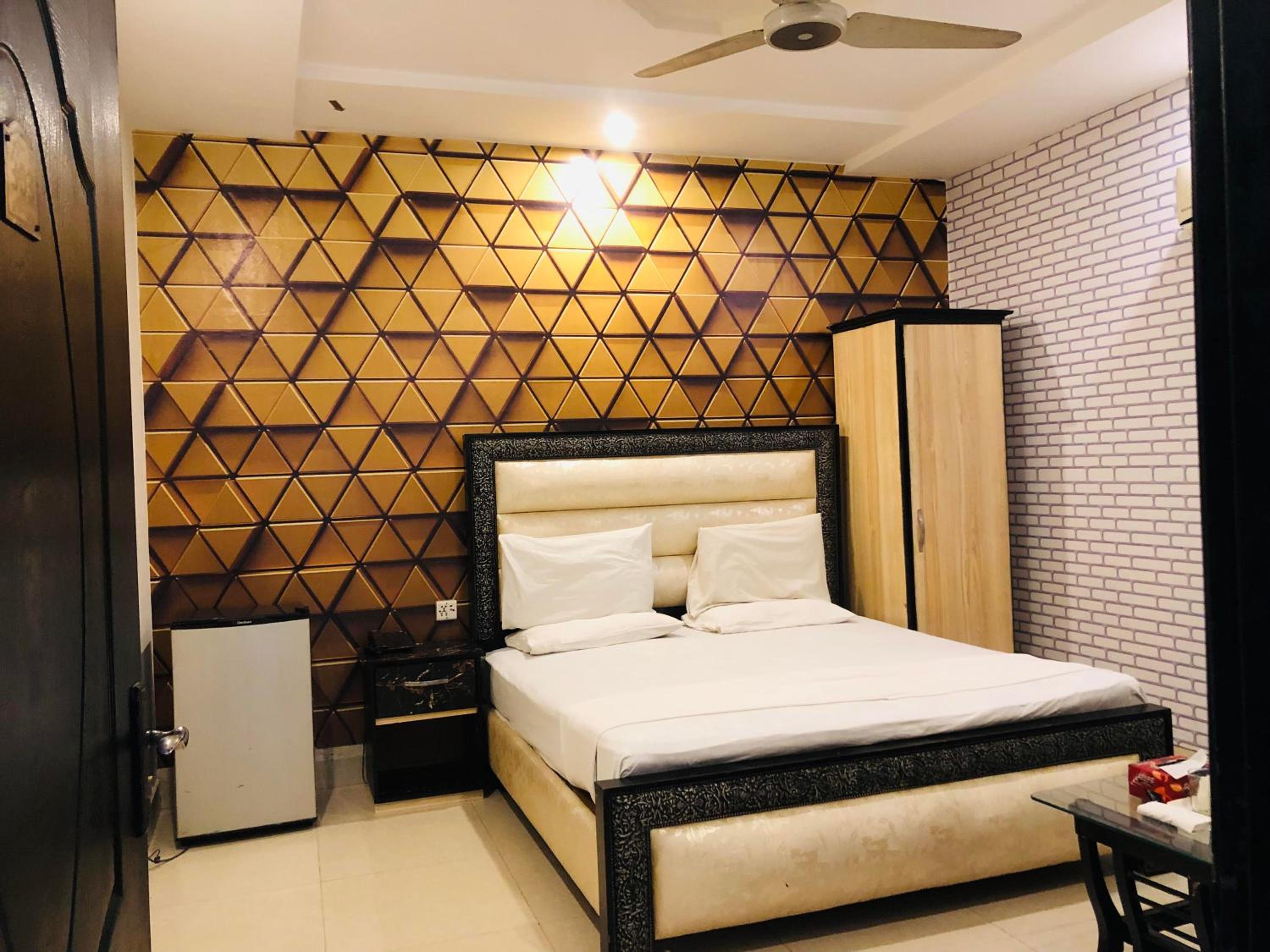 Budget Double Room photo 1