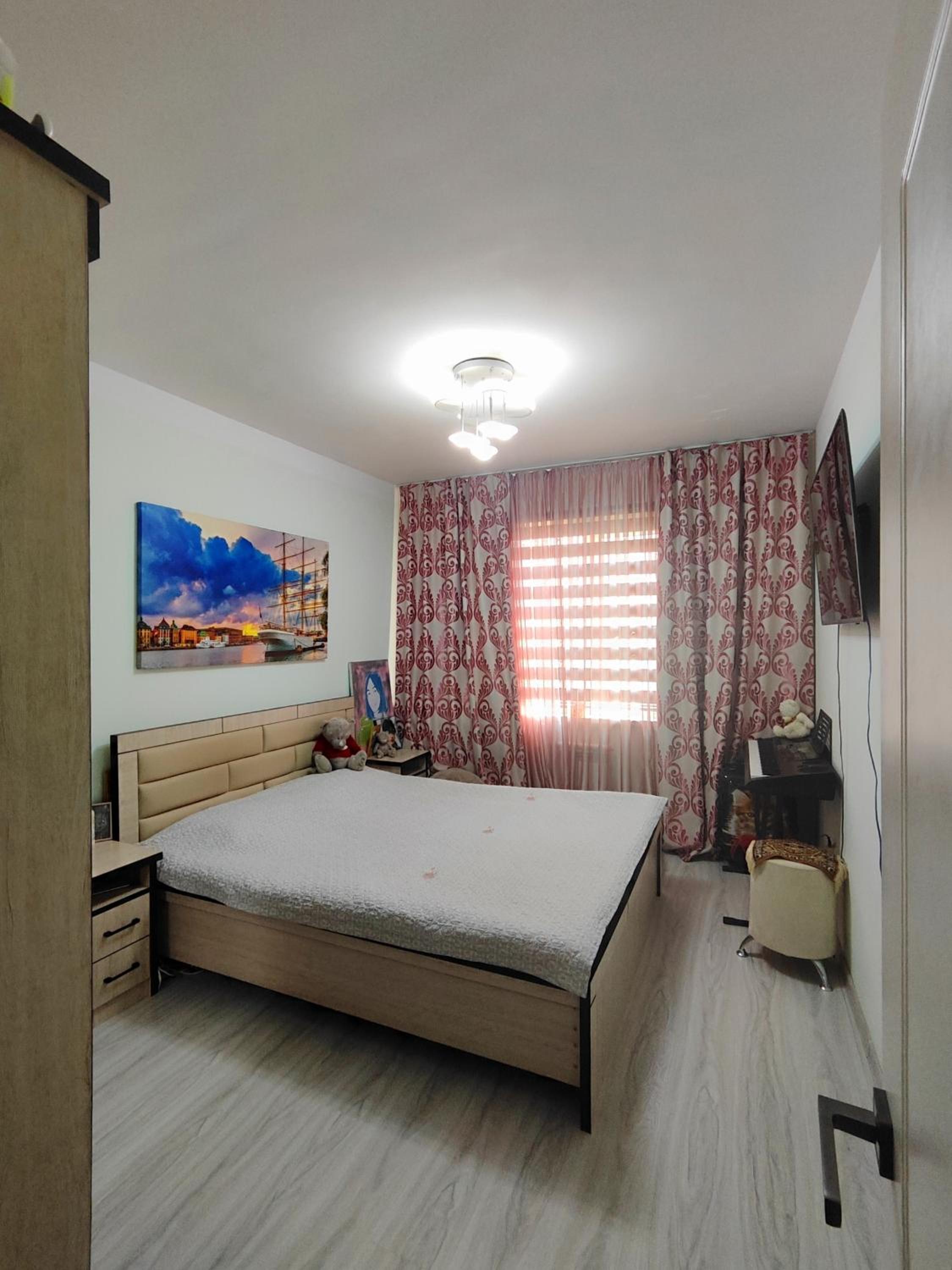One-Bedroom Apartment photo 2