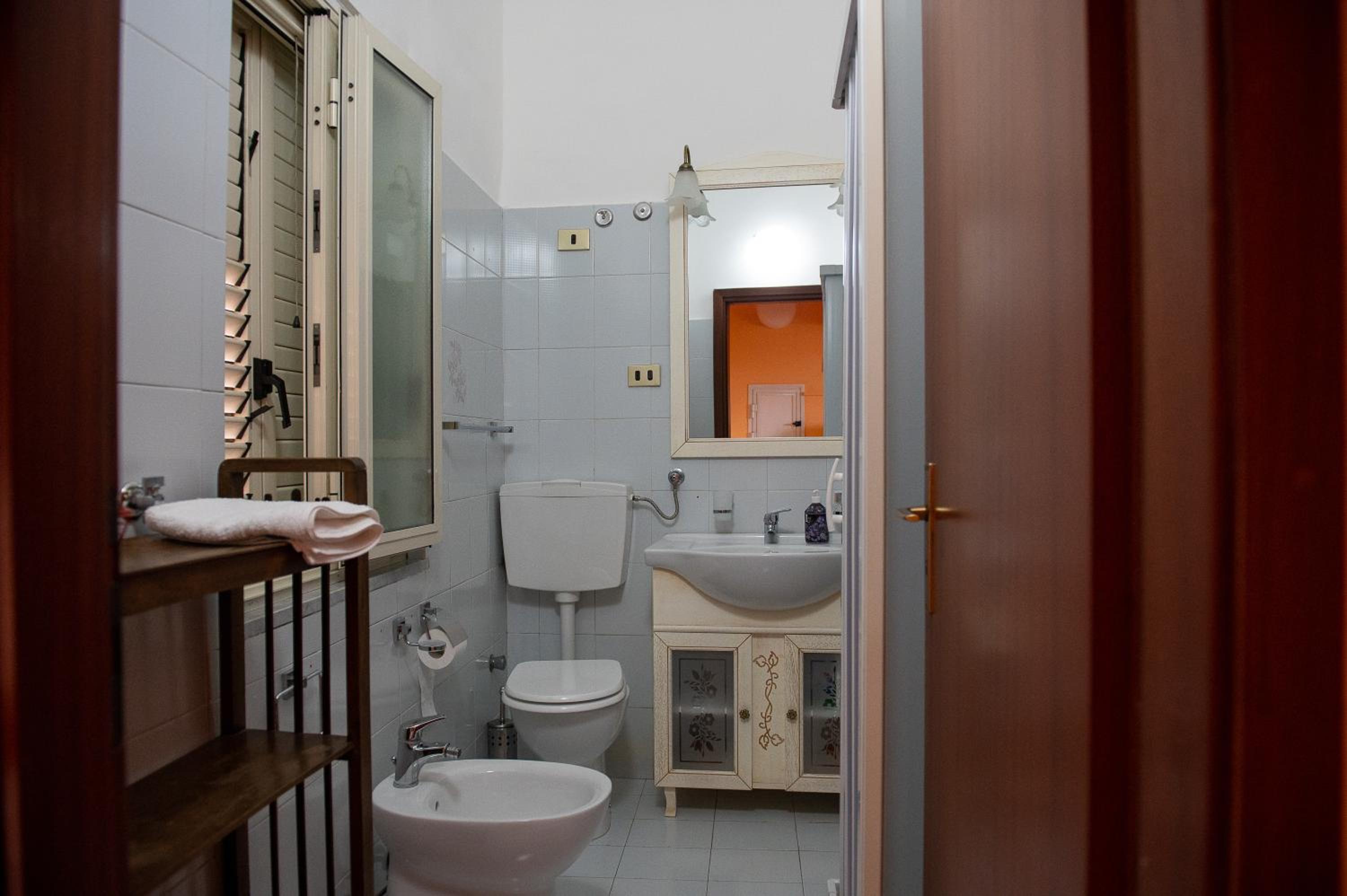 Double Room - Photo 10