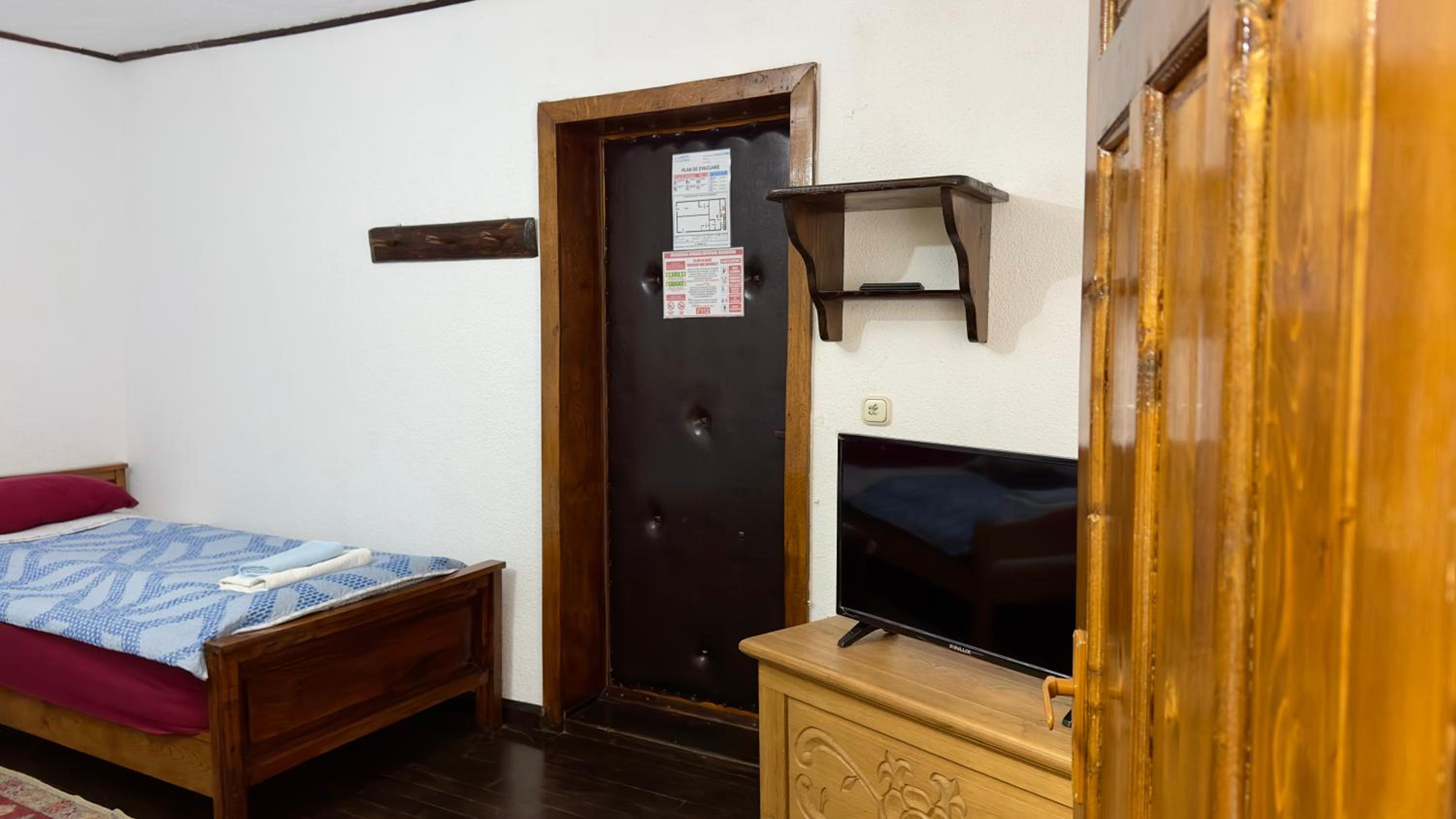 Mixed Dormitory Room photo 2