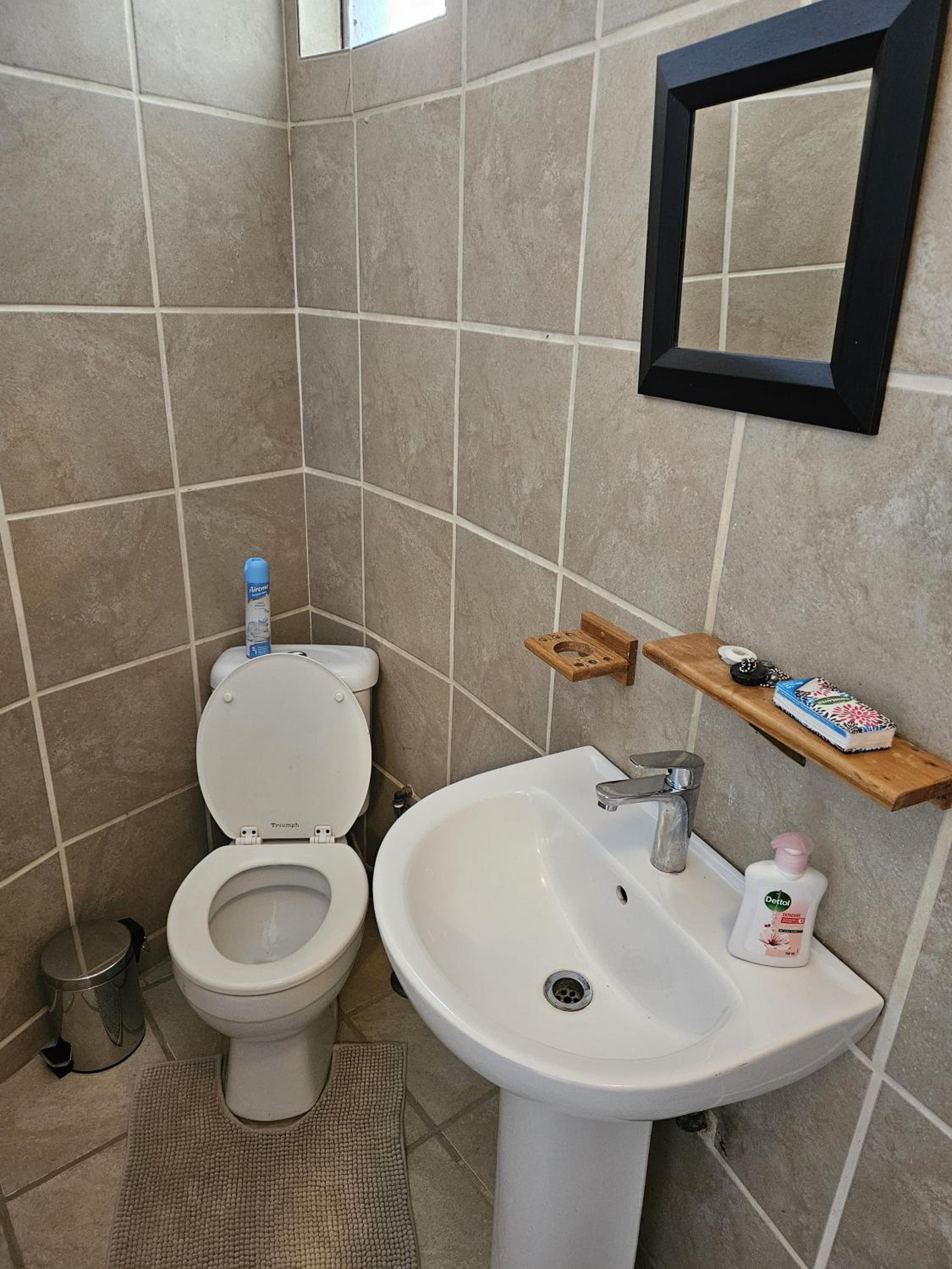 Standard Twin Room with Garden View photo 2