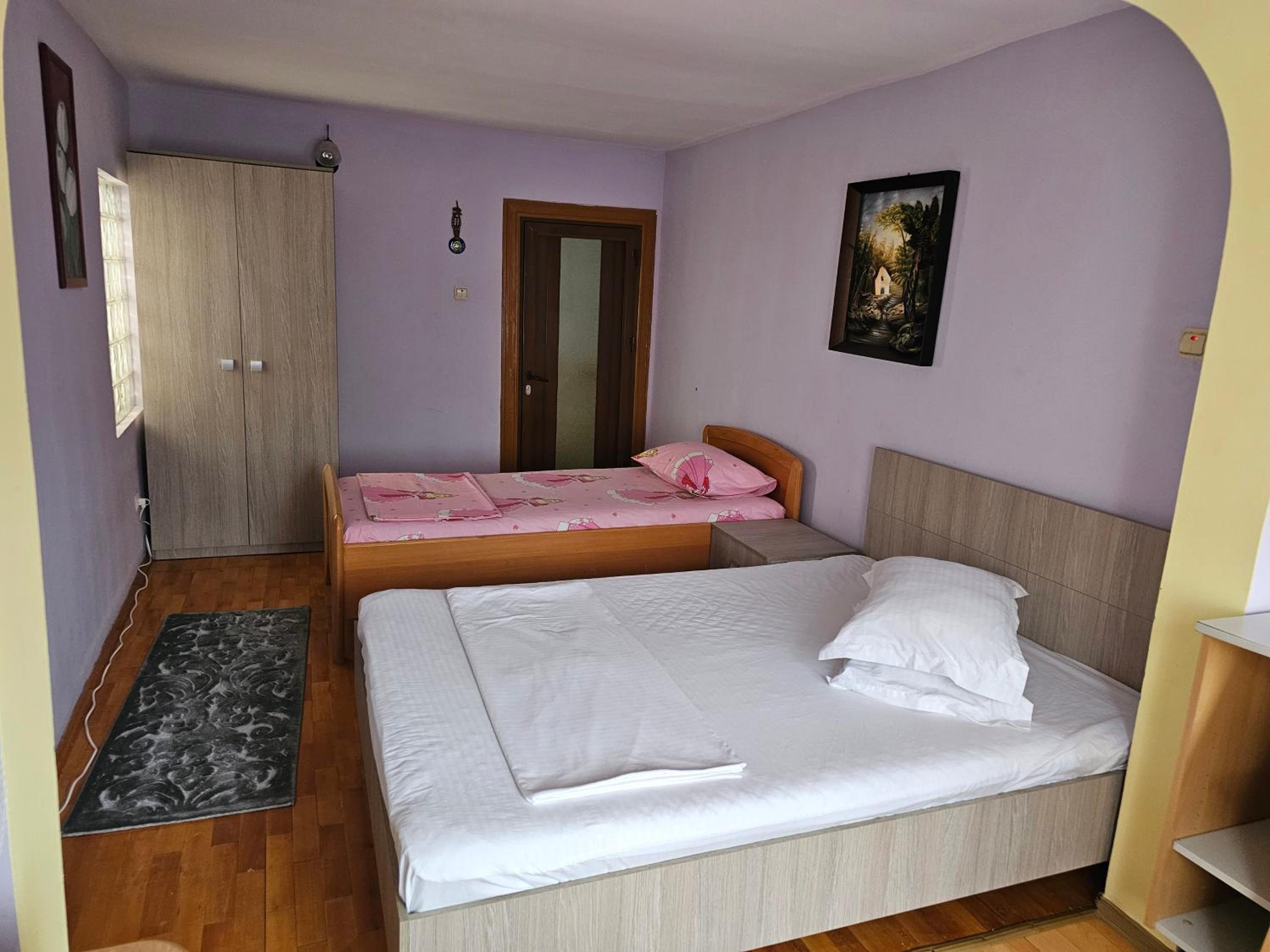 Quadruple Room with Shared Bathroom photo 1