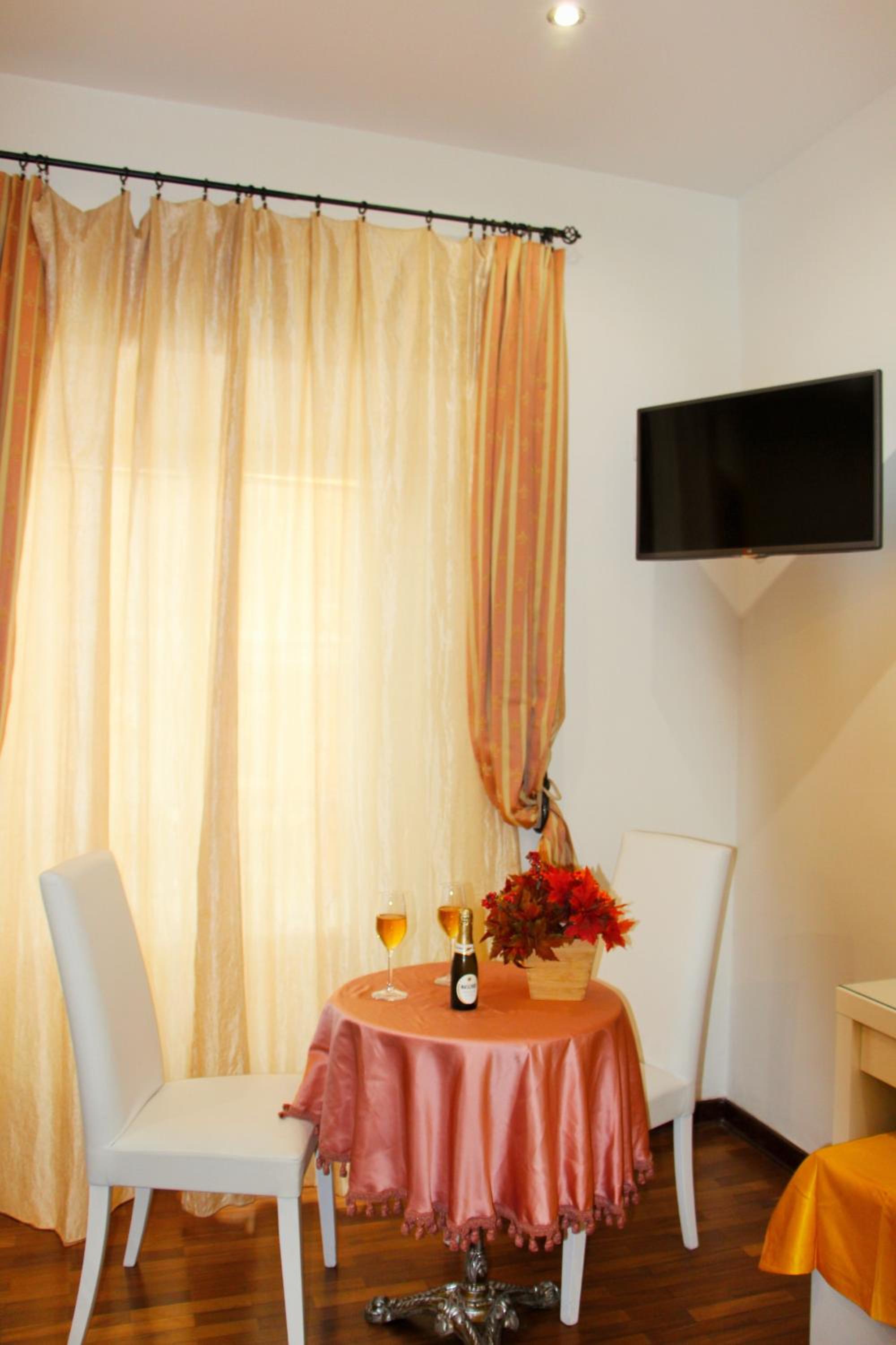 Superior Triple Room photo 2