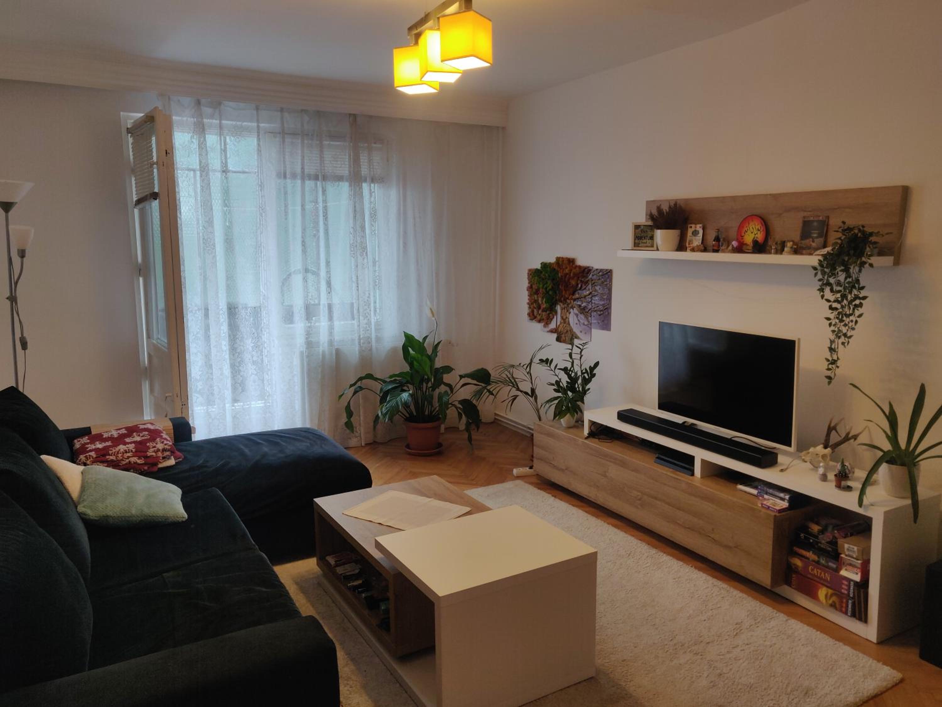 One-Bedroom Apartment photo 1