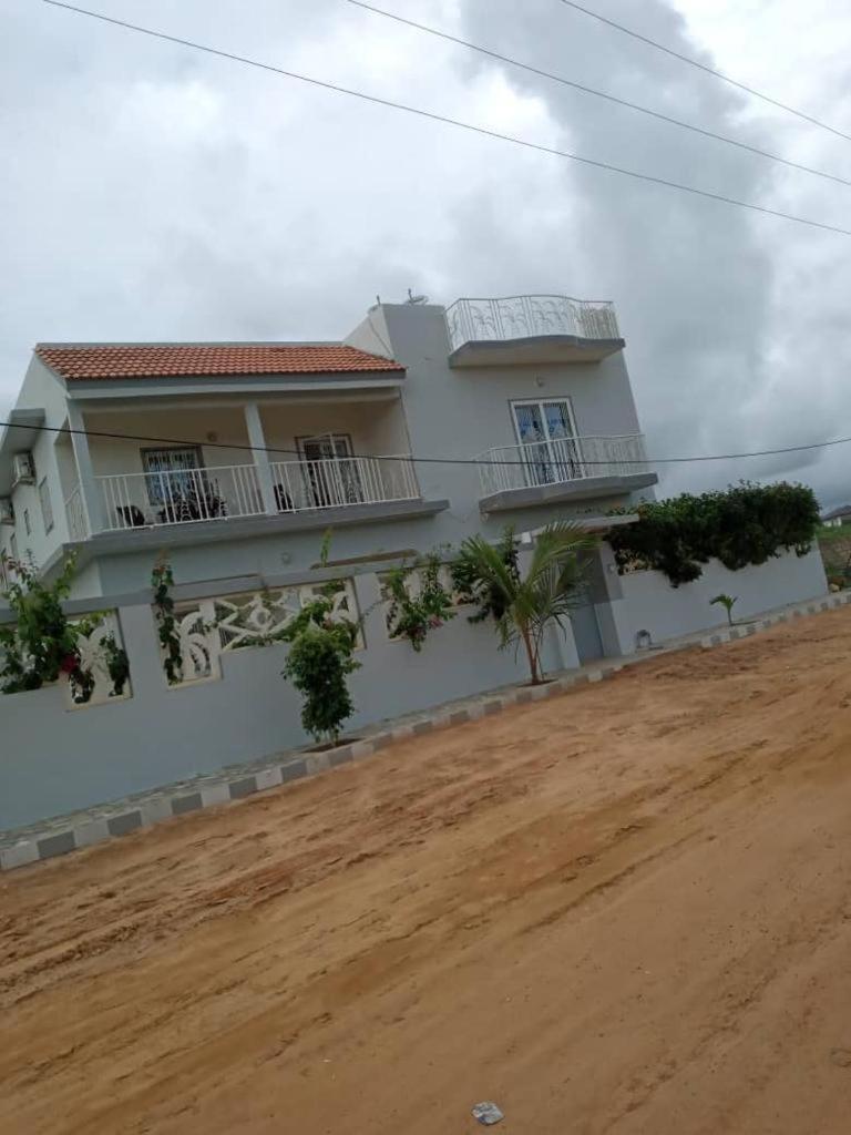 Villa photo 1