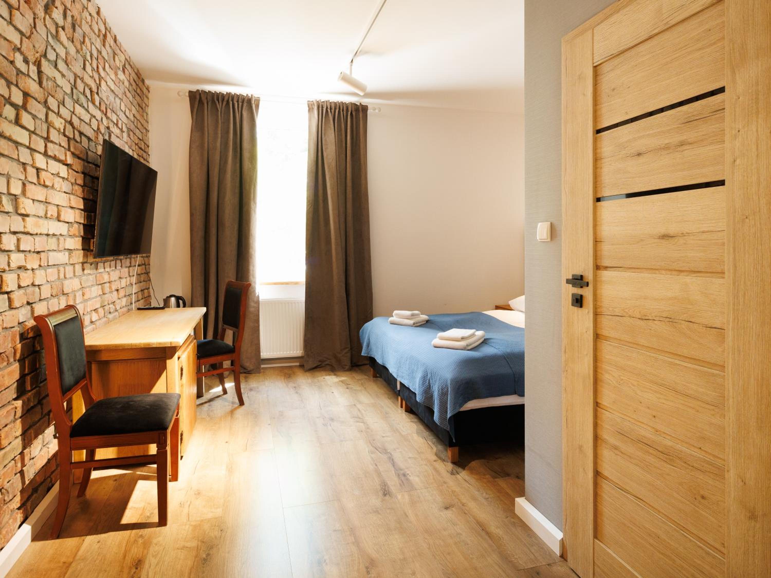 Double or Twin Room - Photo 7